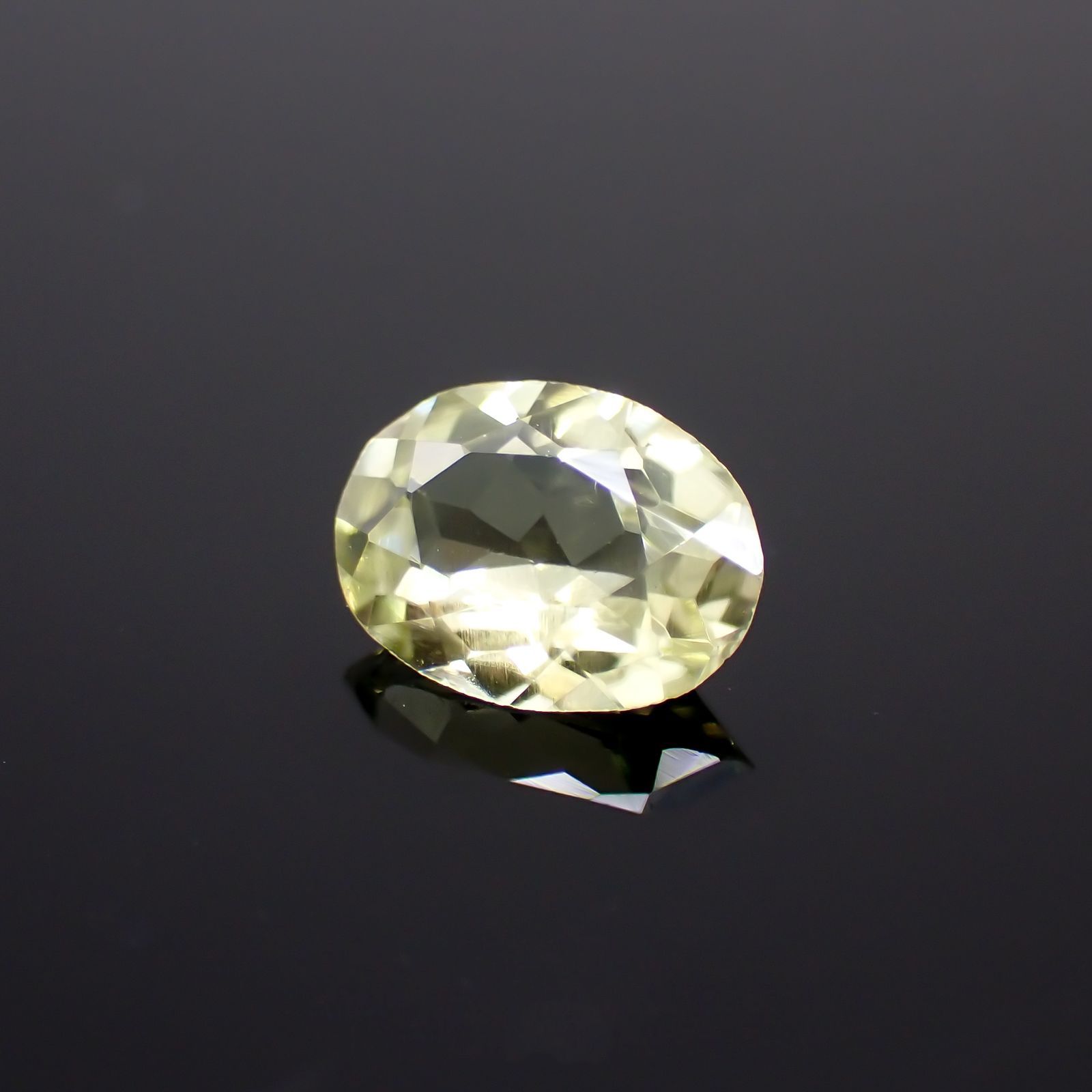 シリマナイト(宝石名シリマナイト)インド産 1.09ct 識別済[211113691]7.9x5.9mm前後