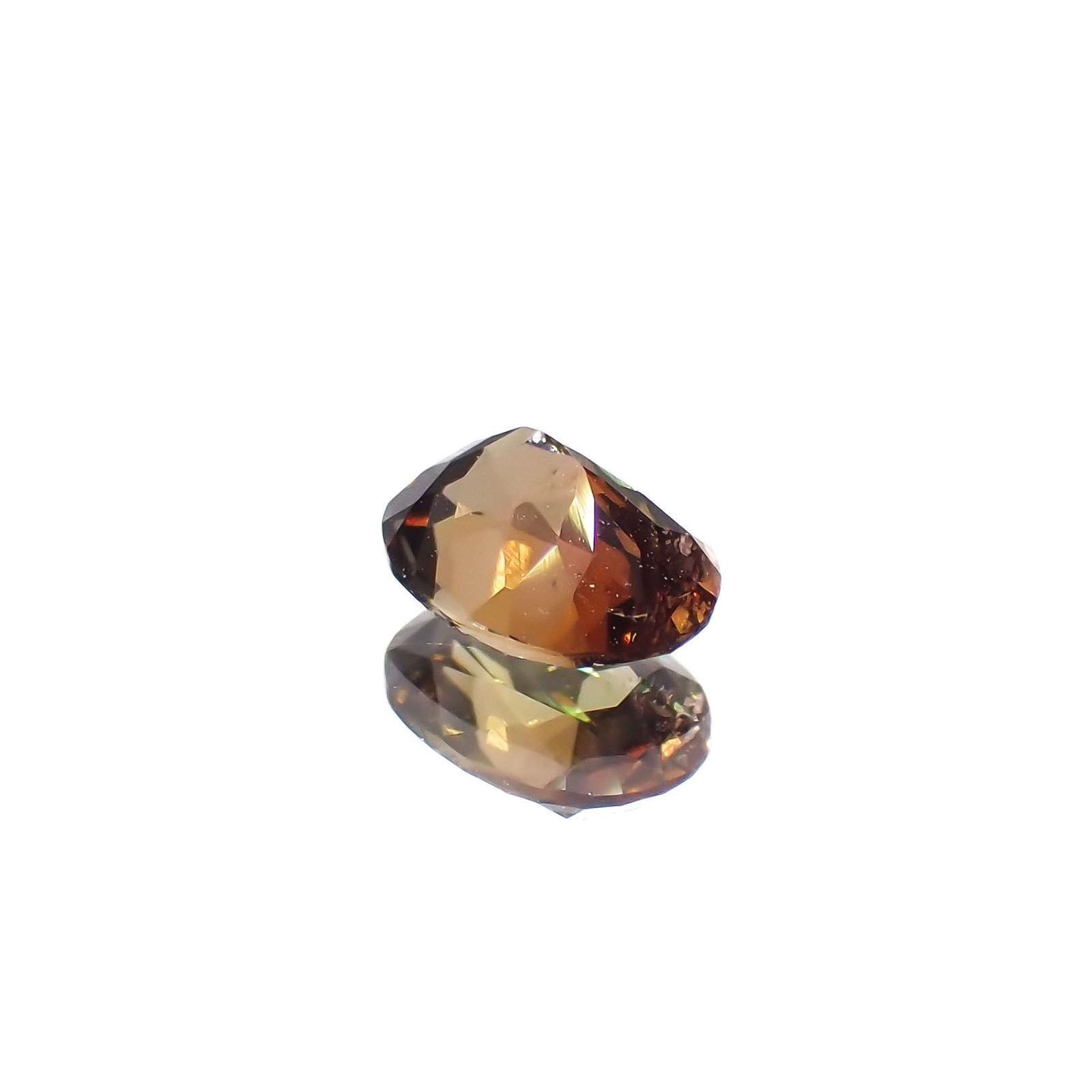 バイカラーアンダリュサイト スリランカ/マダガスカル産 0.62ct[230421599]6.2x4.7mm前後