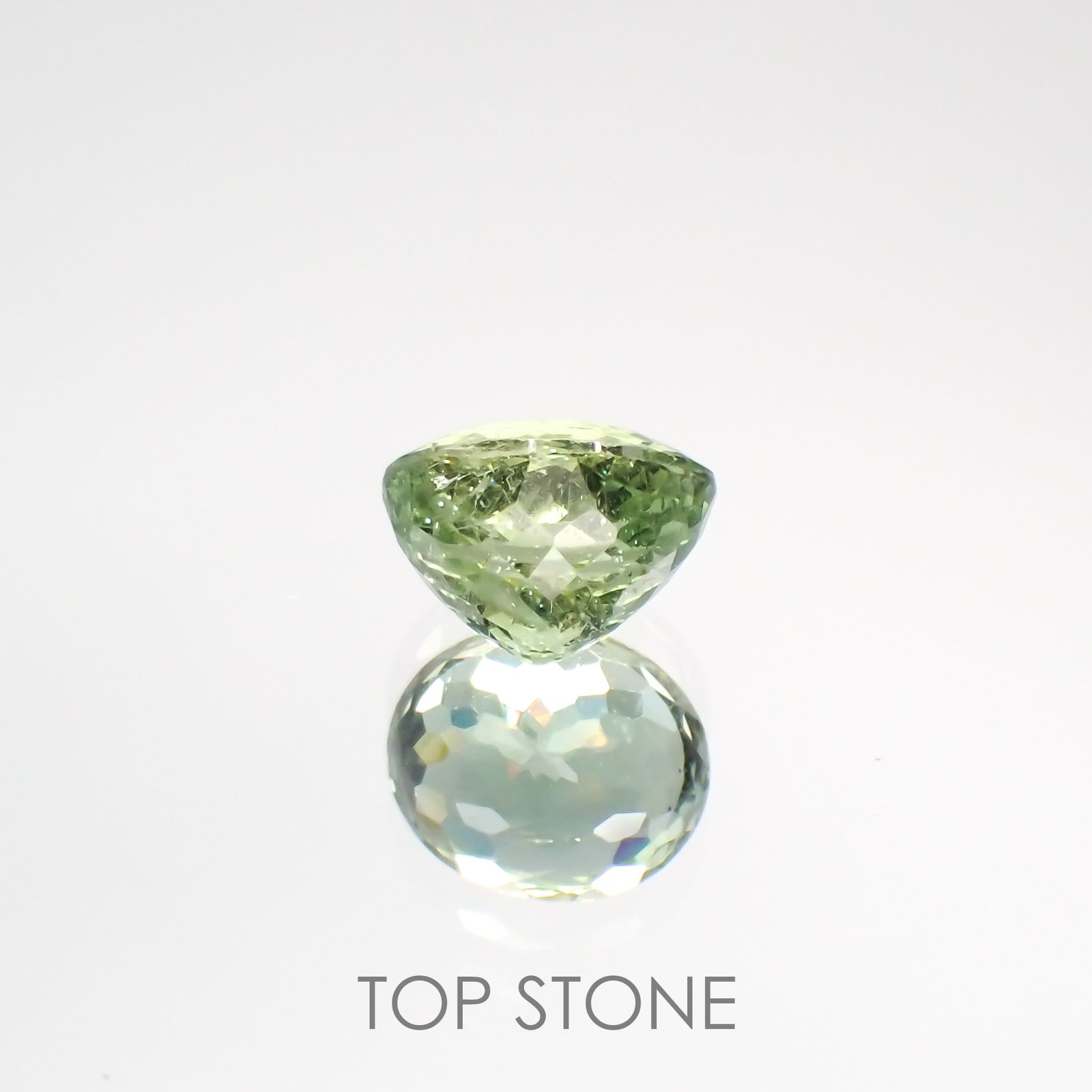 グリーンアパタイト(宝石名アパタイト) マダガスカル産 2.08ct 識別済[211113807]7.9×6.7mm前後