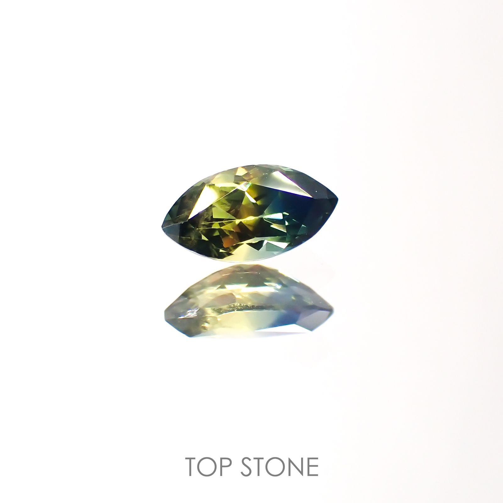 バイカラーサファイア(宝石名バイカラー・サファイア)タンザニア産 0.38ct 識別済[220113890]6.1x3.1mm前後