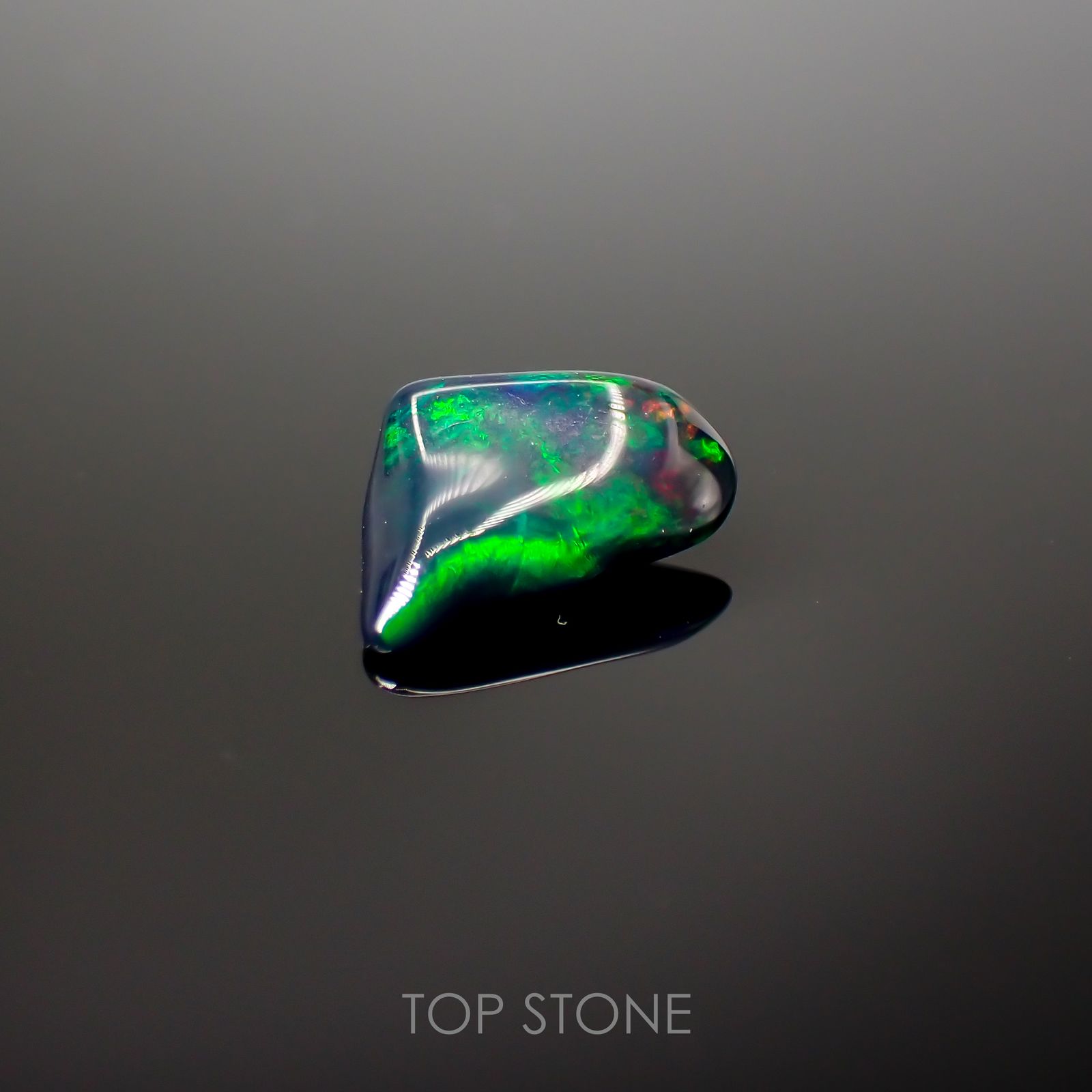 ◇バロック型◇ブラックオパール(宝石名オパール/加熱処理) エチオピア産 1.35ct 識別済[211013504]11.9×7.7mm前後