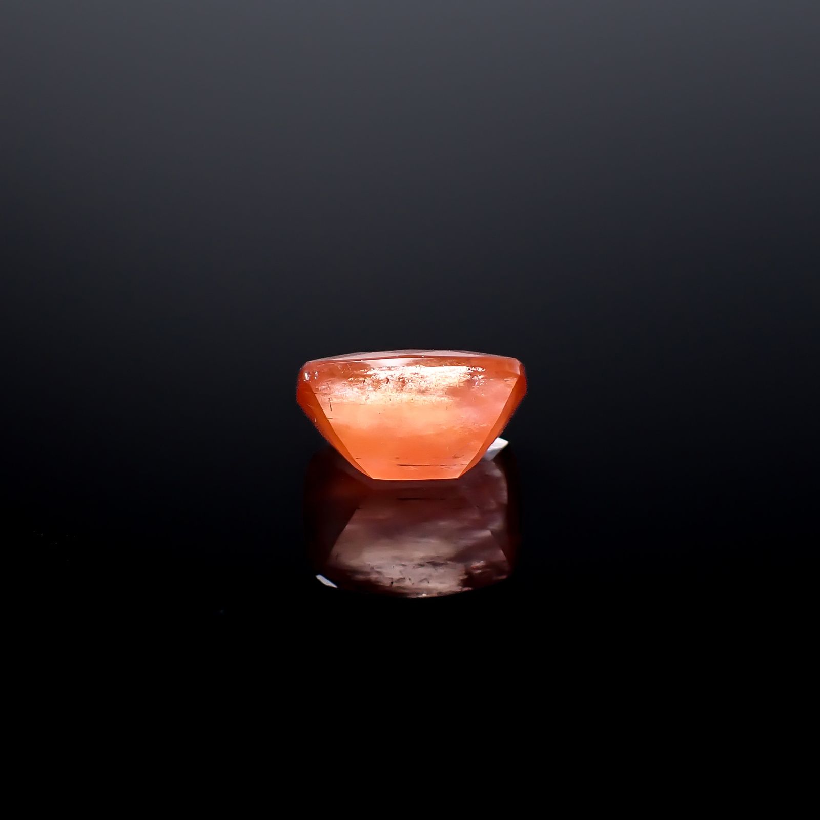 サンストーンスキャポライト(宝石名シーン・スキャポライト)タンザニア産 識別済 3.56ct / 11.2x8.7mm前後 [260832728]