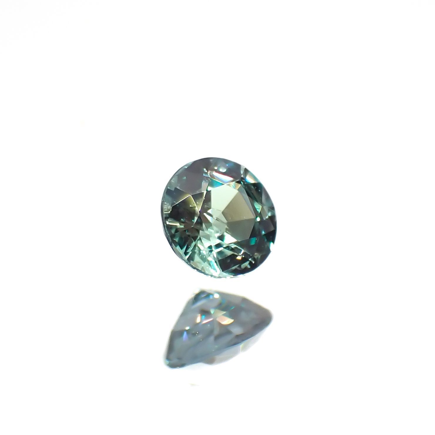 アレキサンドライト(宝石名アレキサンドライト)ブラジル産/EmeraldMains社製 0.147ct ソ付(彩珠)[220516024]3.2x3.1mm前後