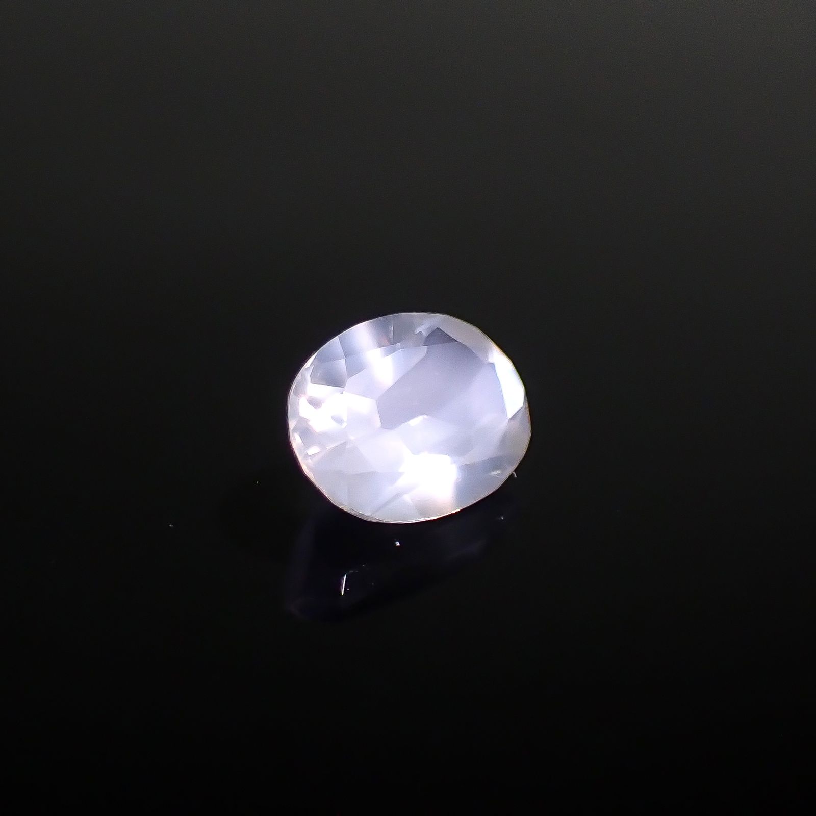ムーンストーン(宝石名オーソクレース)インド/スリランカ産 0.65ct 識別済[240527733]7.1x5.1mm前後