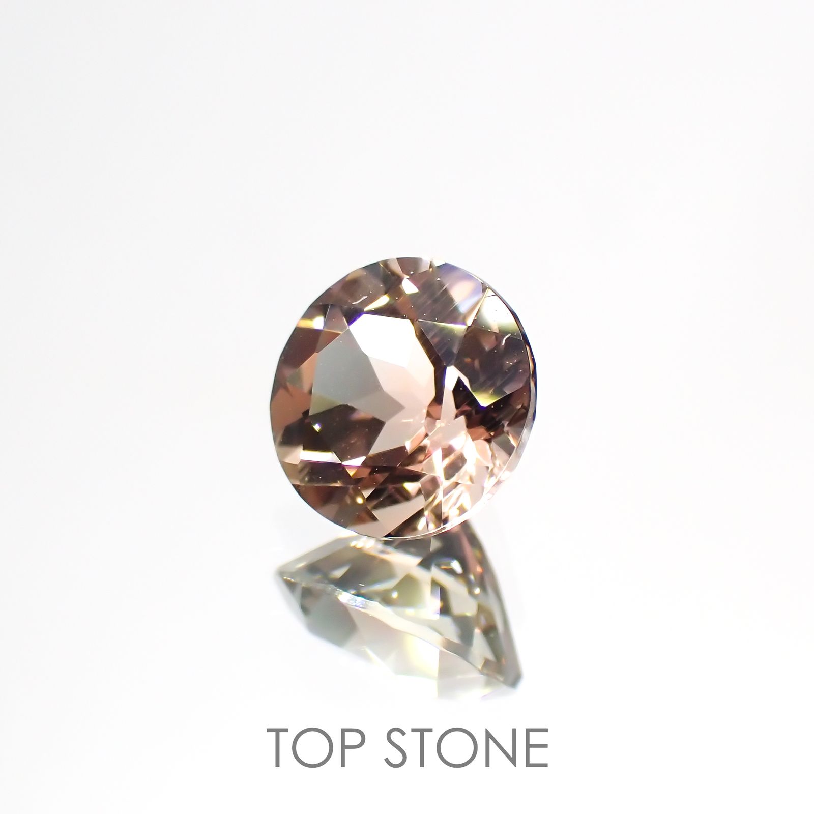 バイカラーオレゴンサンストーン(宝石名バイカラー・ラブラドライト)アメリカ・オレゴン州産 0.76ct 識別済[220113878]6.1x6mm前後