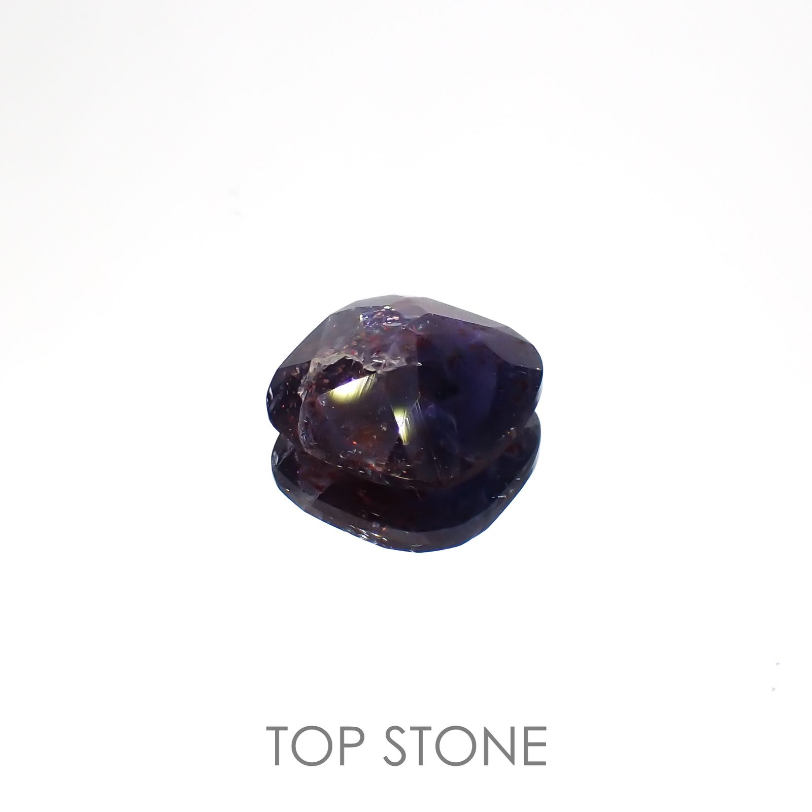ブラッドショットアイオライト インド産 2.54ct[221219648]10.1x10.1mm前後