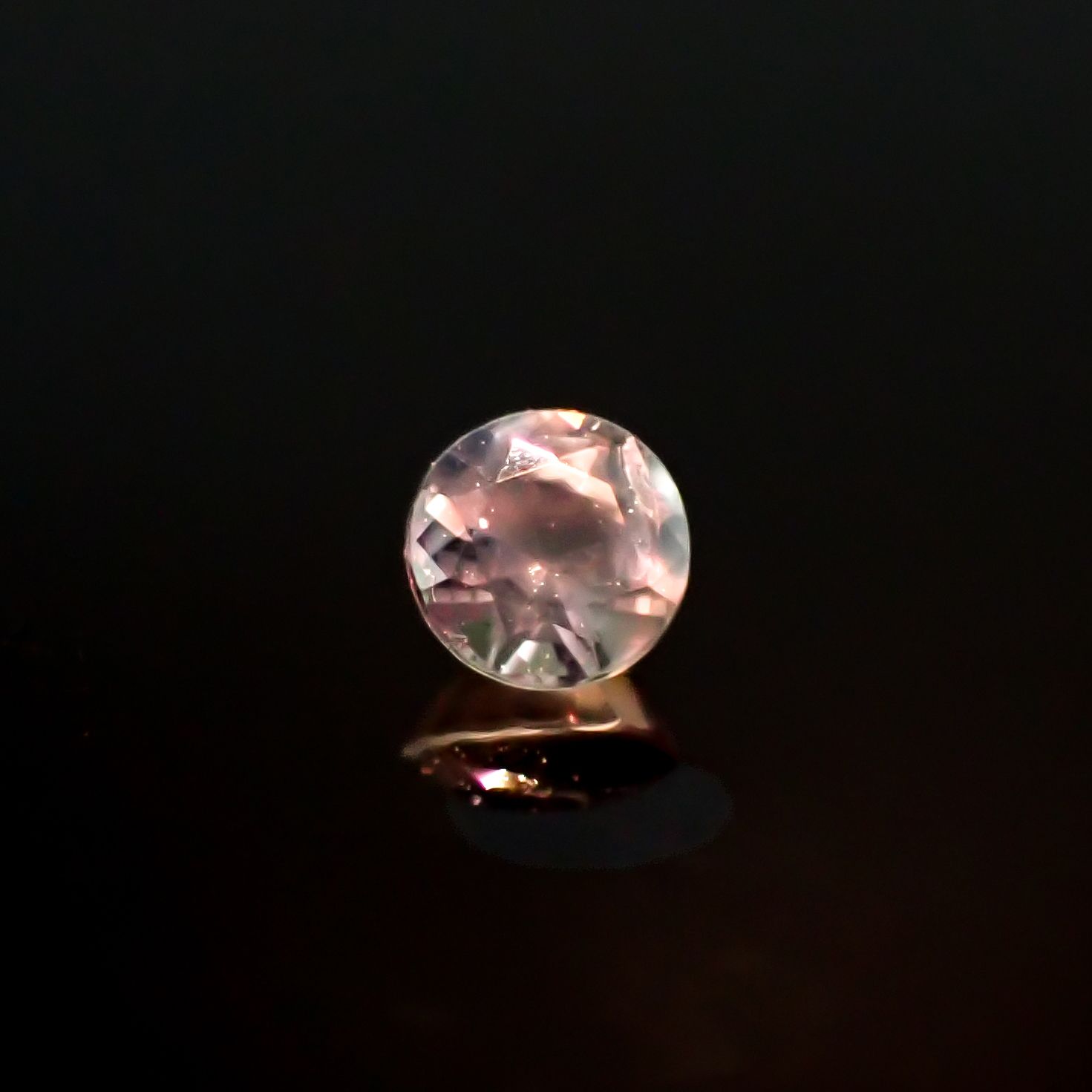 シルキーアレキサンドライト ブラジル・ミナスジェライス州ヘマチタ鉱山産 0.13ct [250129763]2.9x2.9mm前後