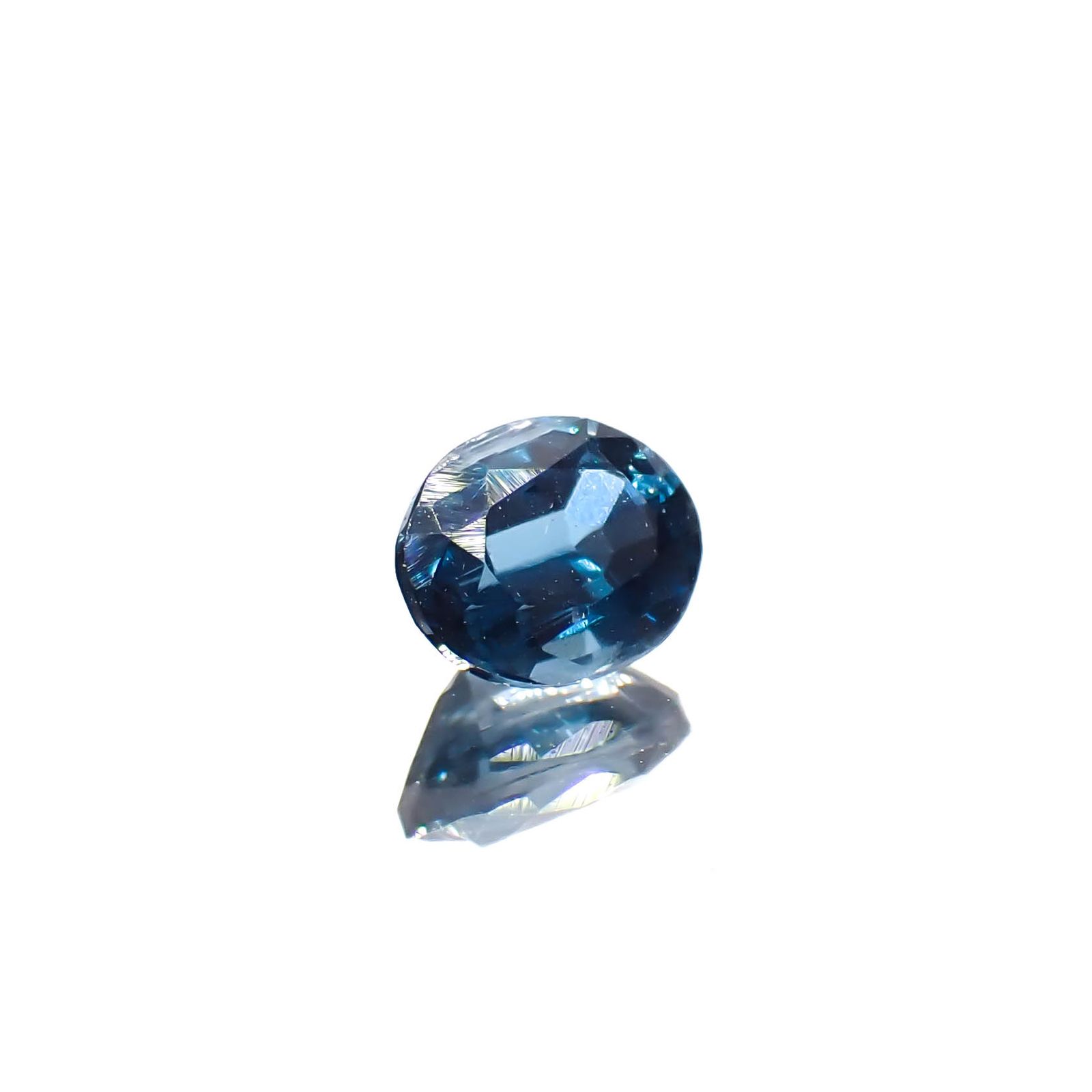オーシャンブルーカイヤナイト(宝石名カイヤナイト)インド・オリッサ州産 0.49ct 識別済[240929162]5.1x4.1mm前後