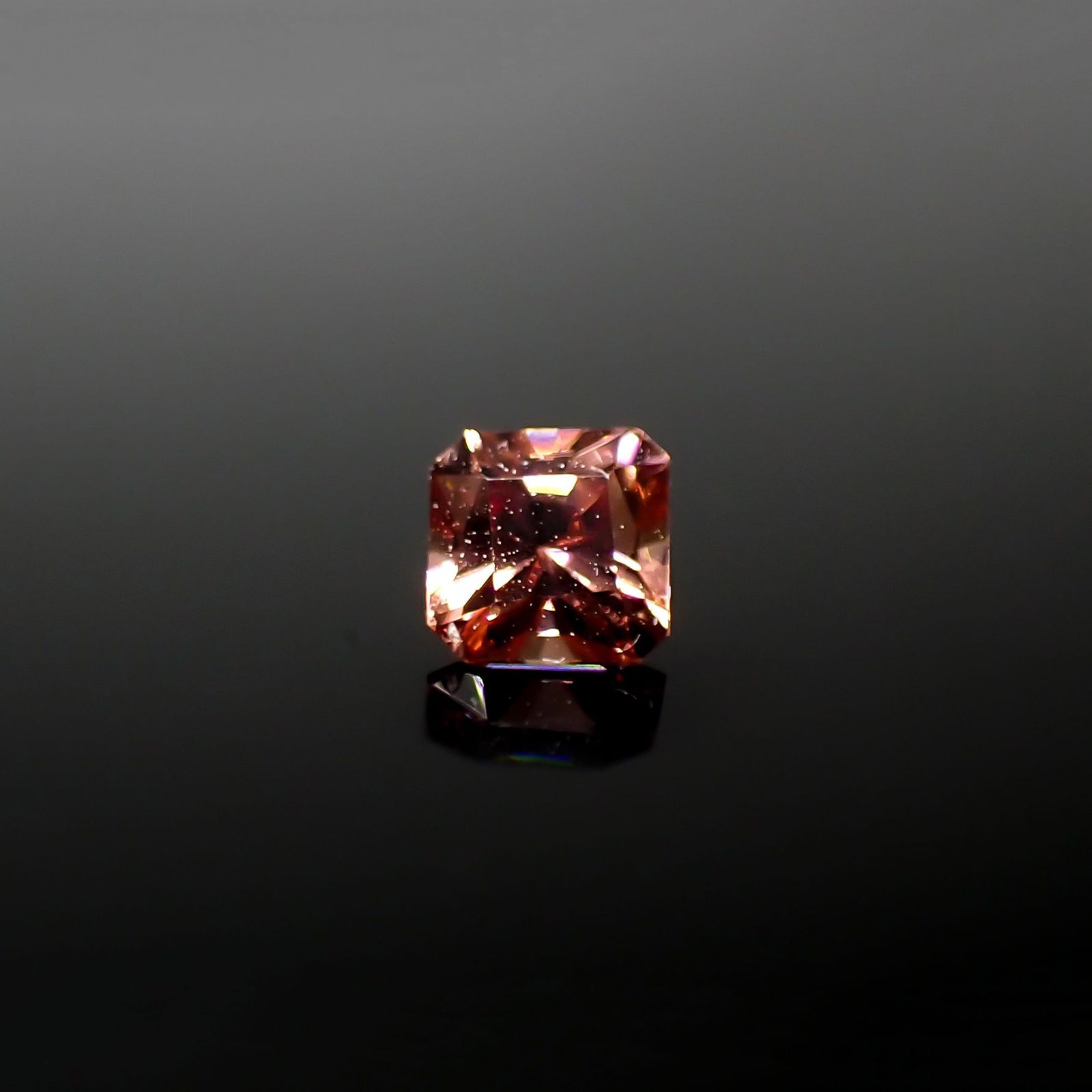 ピンクジルコン スリランカ/カンボジア産 0.44ct [240627919]3.8x3.8mm前後