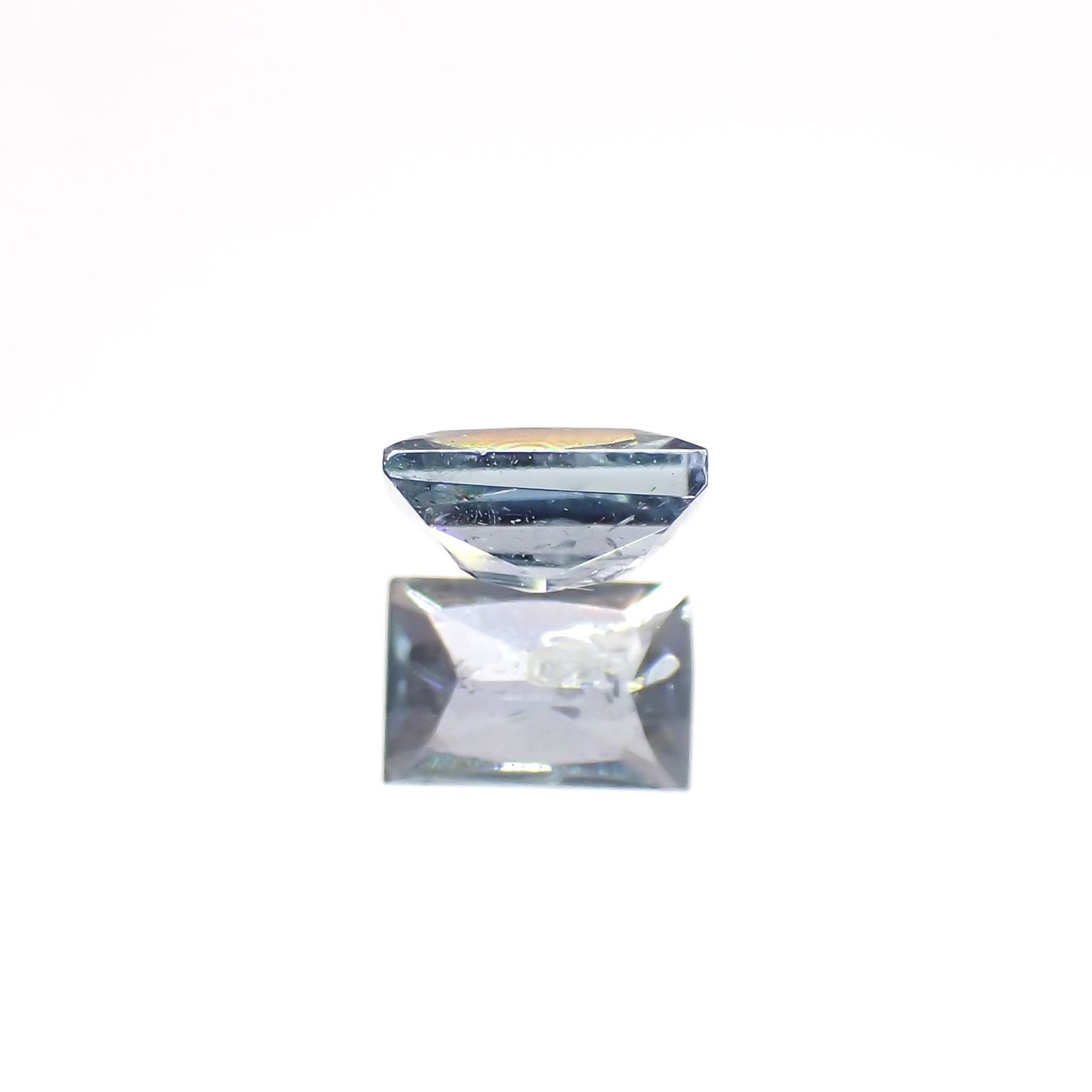 ブルーグリーンコーネルピン(宝石名コーネルピン)タンザニア産 0.15ct 識別済[240219242]3.4x2.3mm前後