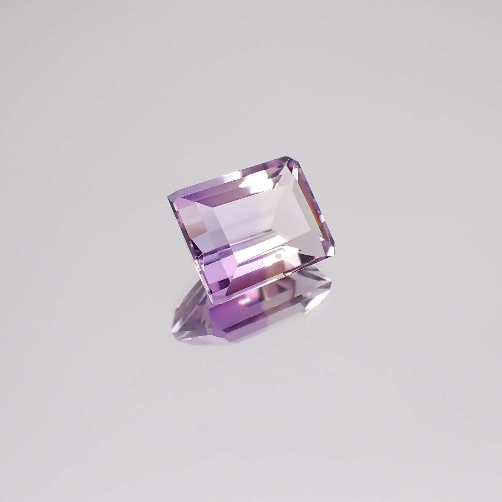 アワーグラスアメジスト(宝石名バイカラー・クォーツ)モロッコ産 3.11ct 識別済[231124278]9.8x7.8mm前後