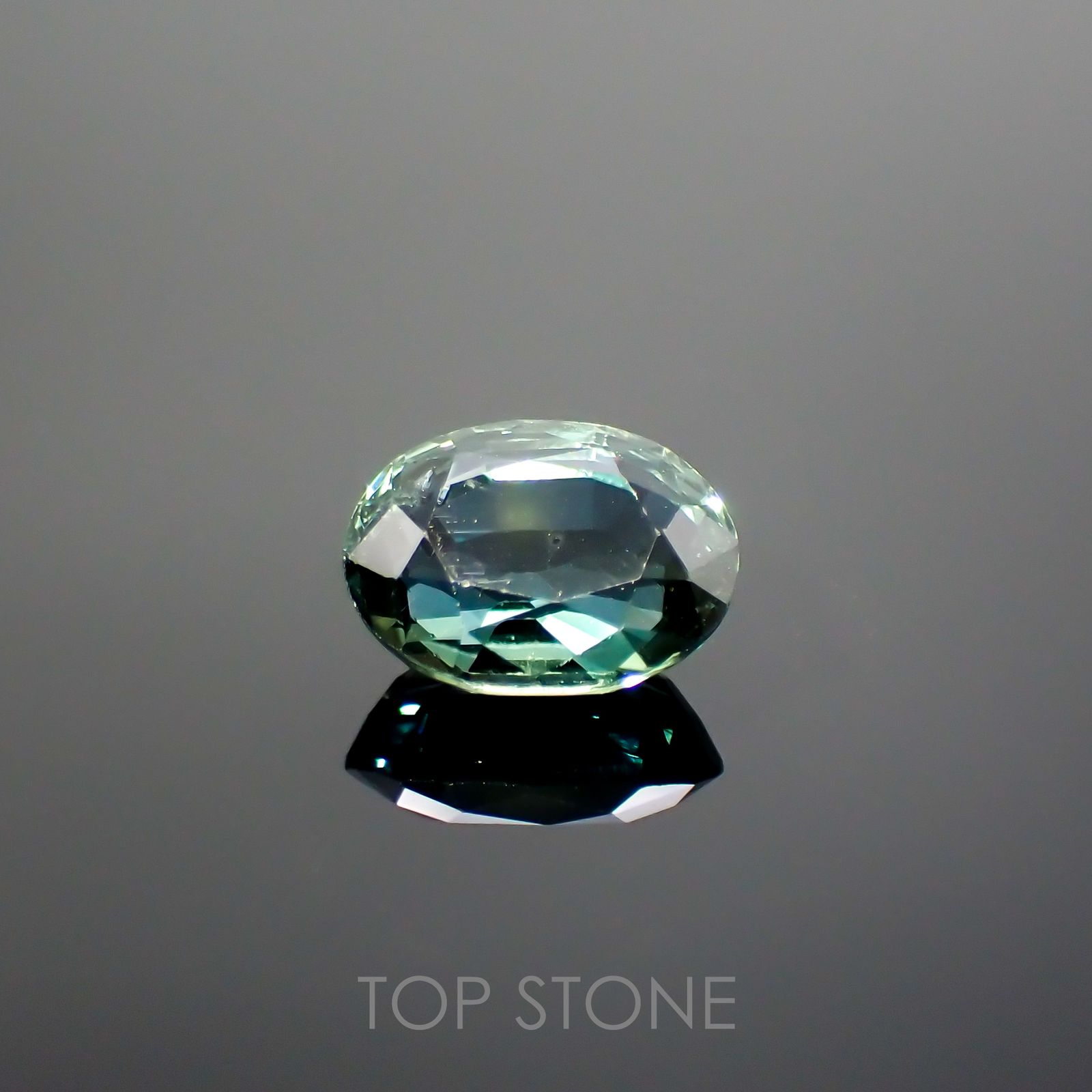バイカラーサファイア(宝石名サファイア) マダガスカル/スリランカ産 1.768ct ソ付(彩珠)[210812473]7.8×6mm前後