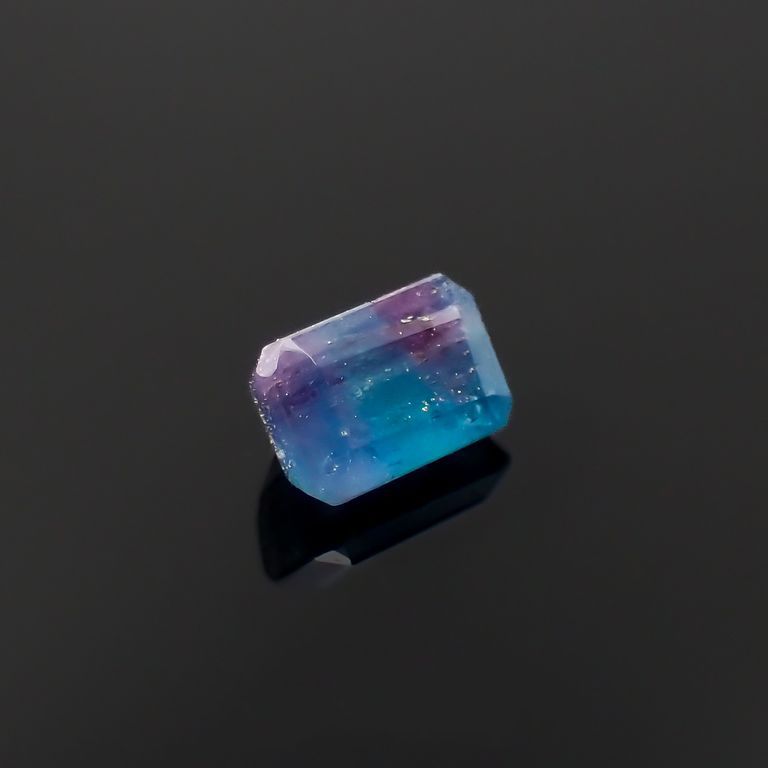 バイカラーパライバトルマリン 非加熱 ブラジル・バターリャ鉱山産 0.23ct[230220469]3.9x2.7mm前後