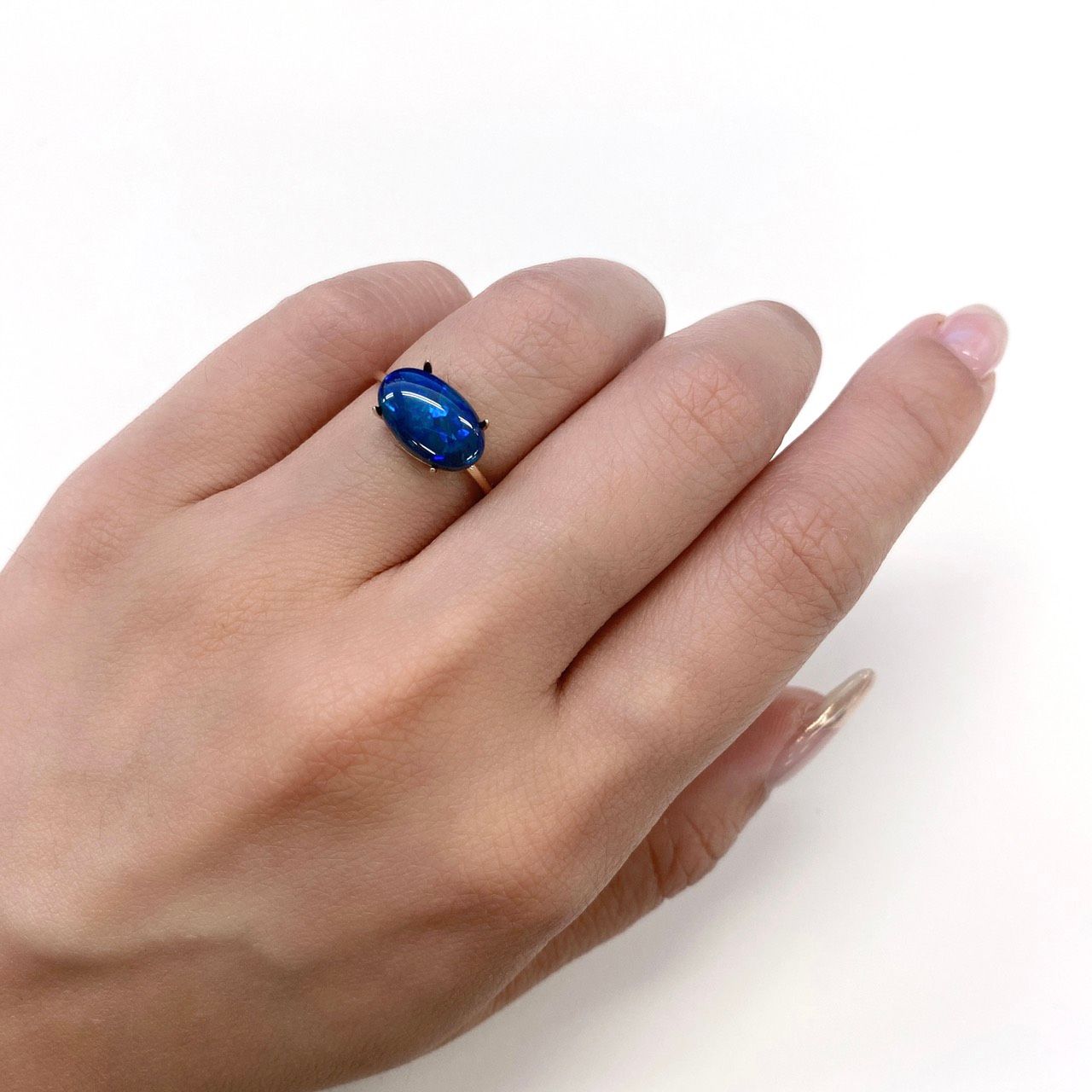 ブラックオパール(宝石名ブラック・オパール) オーストラリア産 1.742ct ソ付(彩珠)[210611325]11.9×7.3mm前後