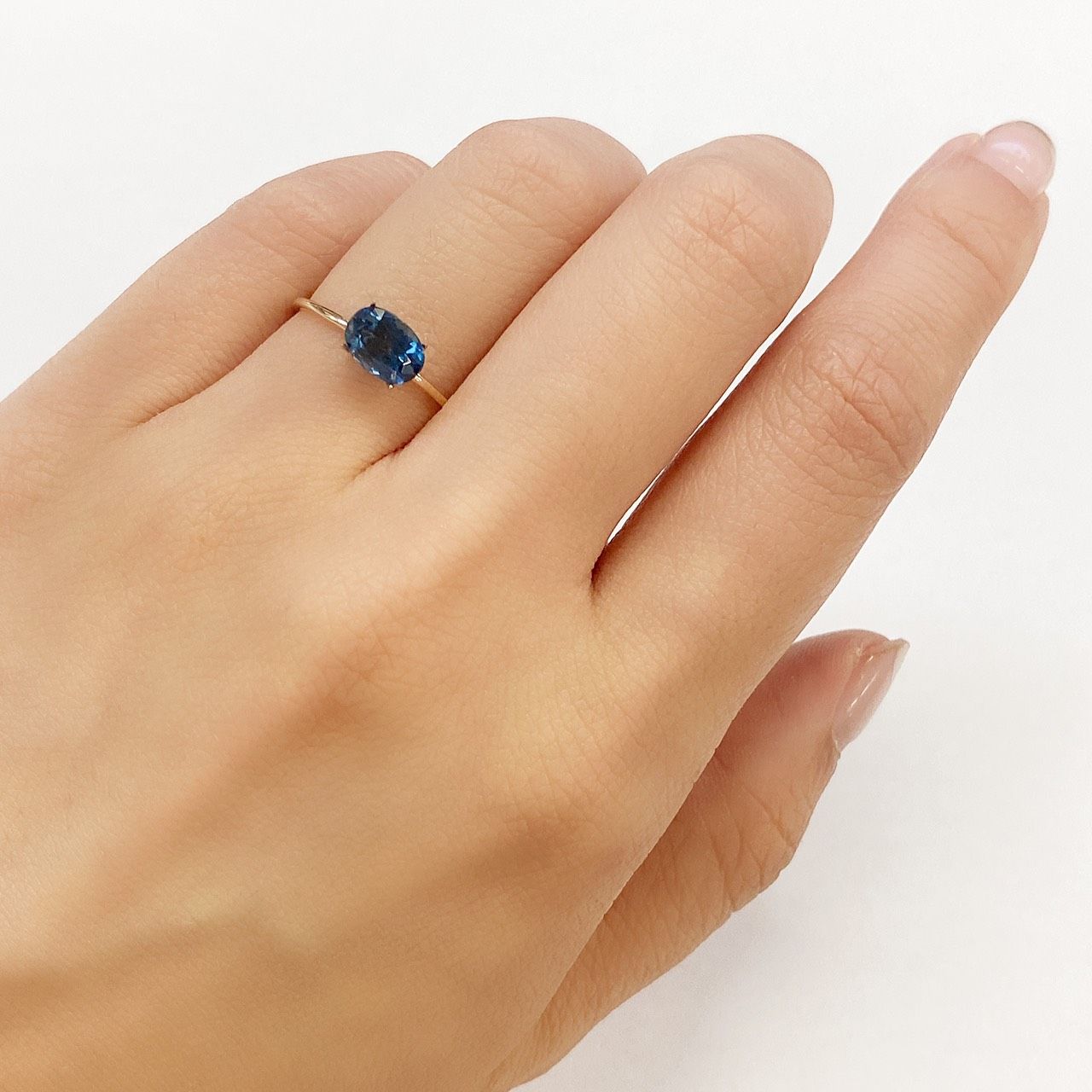 オーシャンブルーカイヤナイト(宝石名カイヤナイト) ネパール産 1.16ct 識別済[210711428]7.2×5.2mm前後