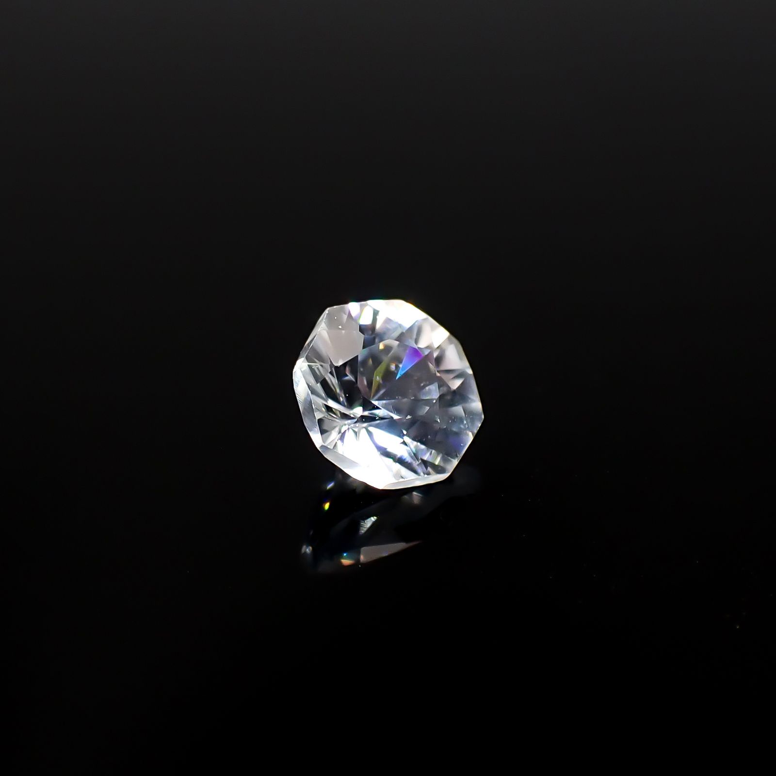 ◇オクタゴンカット◇カラーレスジルコン(宝石名ホワイト・ジルコン)スリランカ/カンボジア産 識別済 0.76ct / 4.8x4.7mm前後 [251231387]