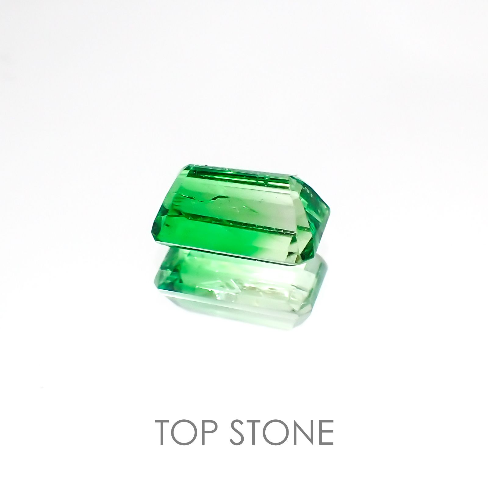 バイカラーツァボライト タンザニア産 ルース 0.99ct[21018492]6.9×4mm前後