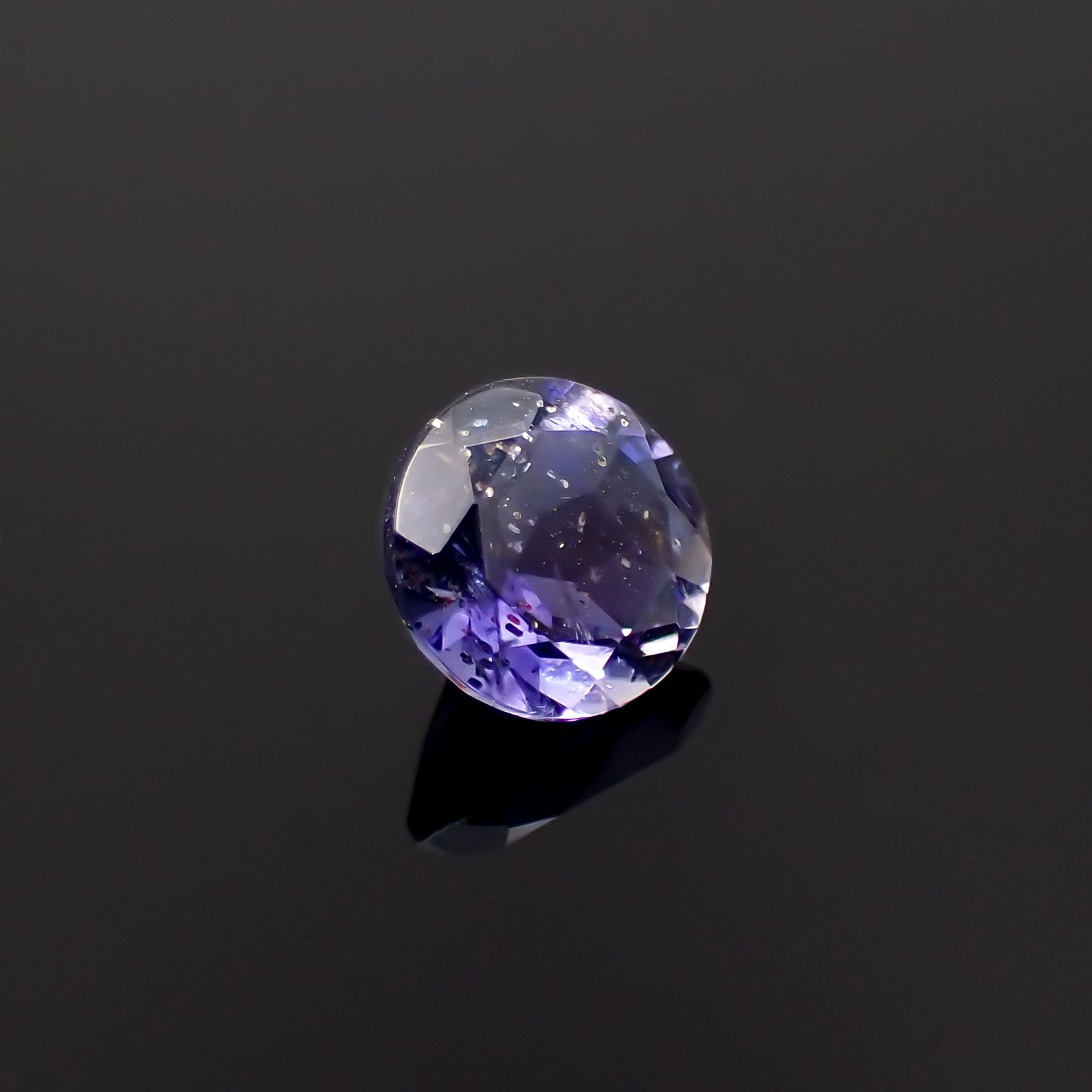 アイオライトサンストーン インド/ブラジル産 0.69ct[230923330]6x5.9mm前後