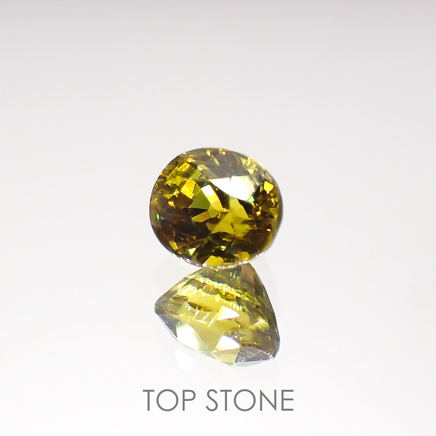 マリガーネット(宝石名グロッシュラー アンドラダイト・ガーネット)マリ共和国産 1.06ct 識別済[220115243]5.9x5mm前後