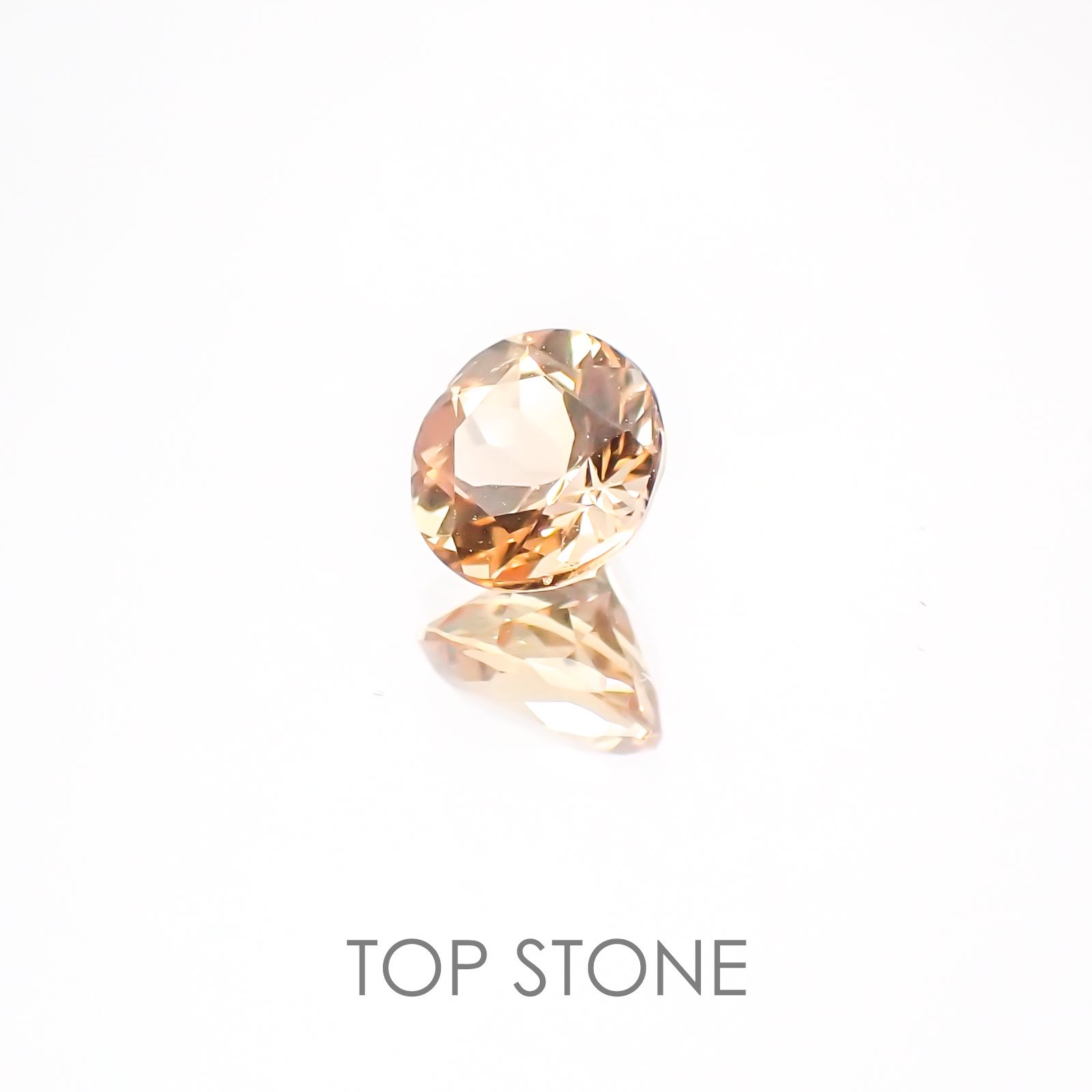 インペリアルトパーズ ブラジル産 ルース 0.55ct[20117858]4.9×4.9mm前後