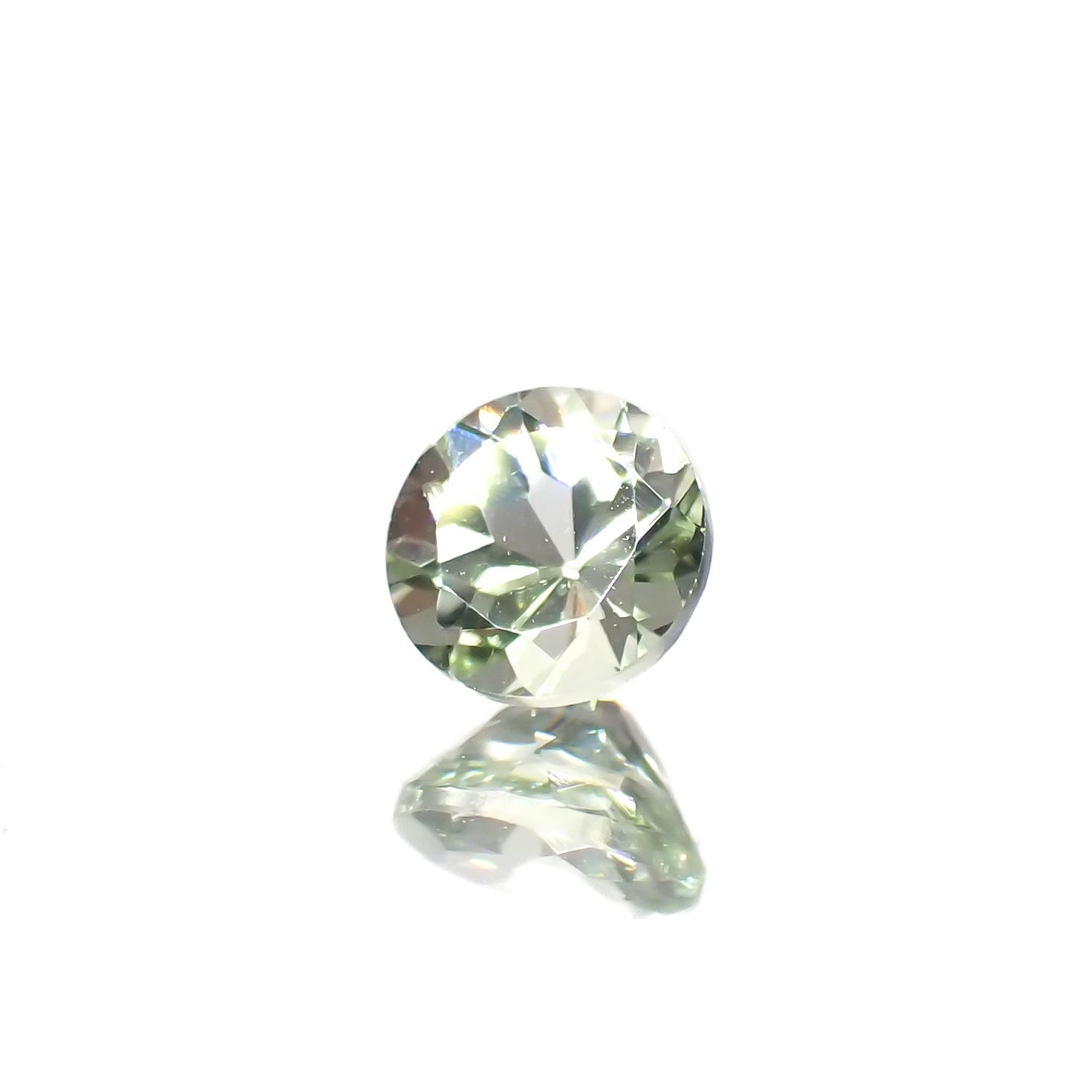 ミントガーネット タンザニア産 0.33ct[231023719]4x4mm前後