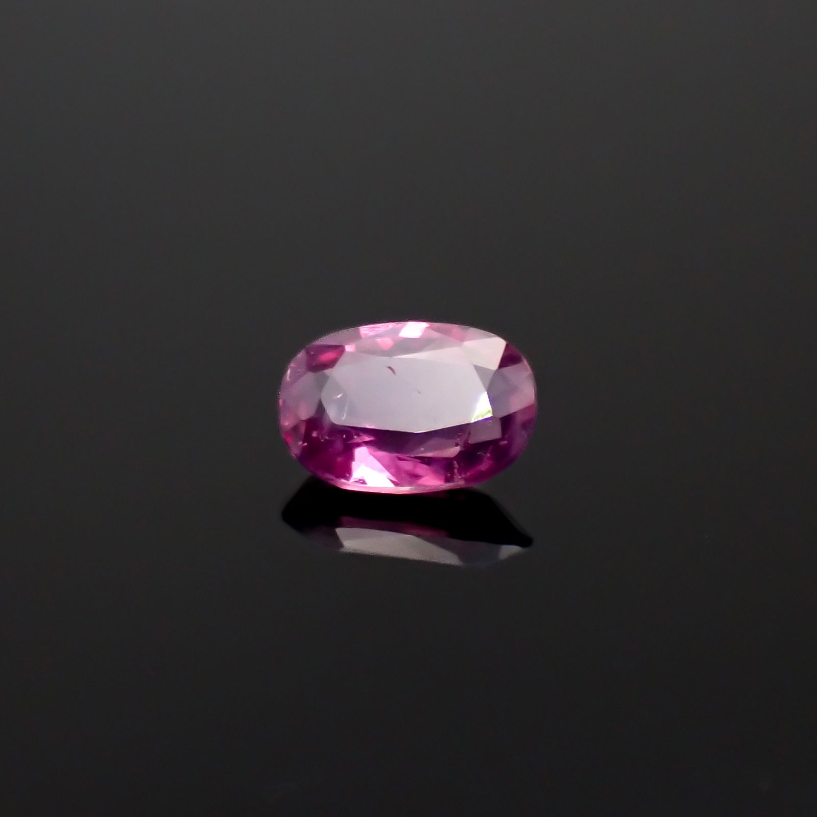 パープルサファイア 非加熱 パキスタン・カシミール地方産 0.34ct[240628401]5x3.4mm前後