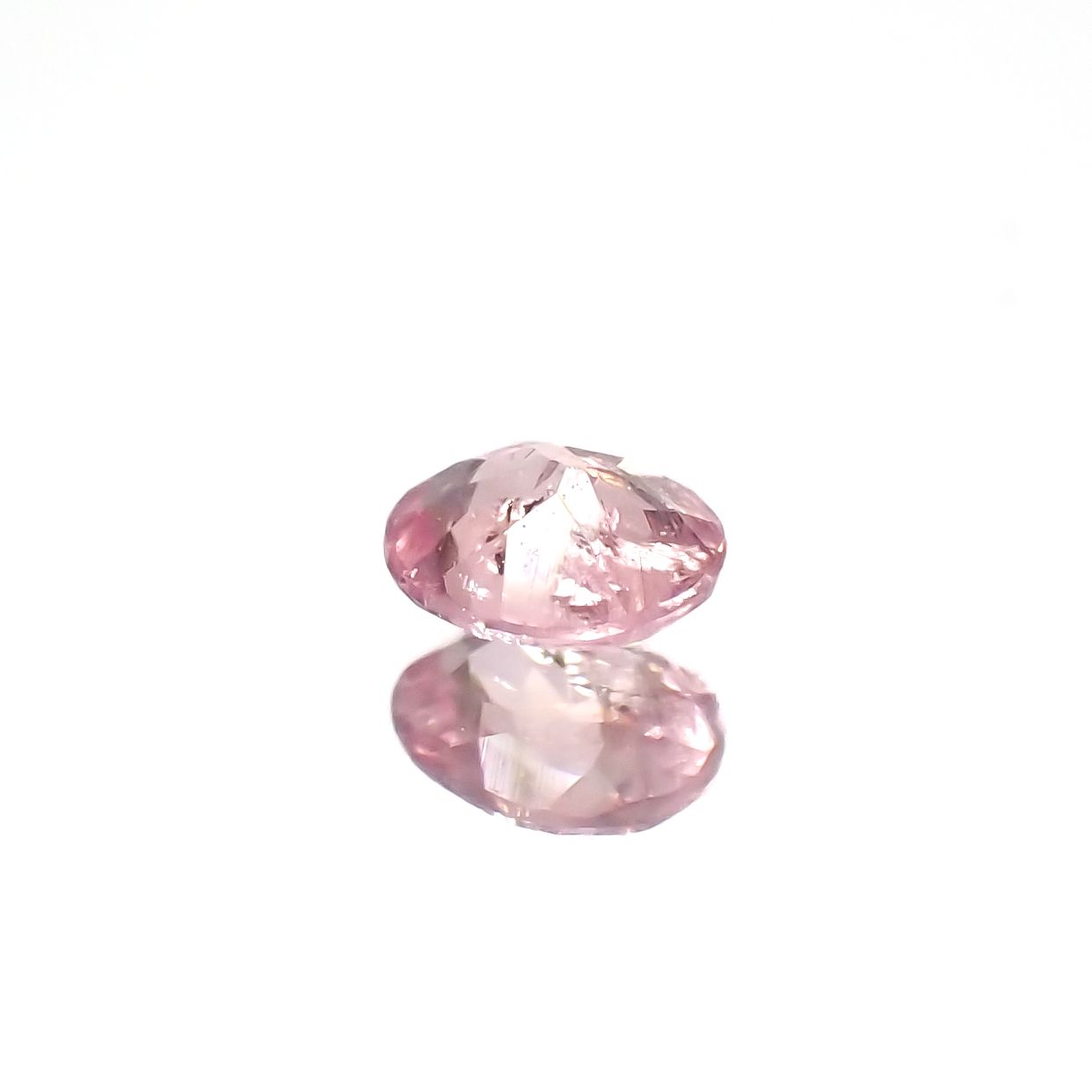 ペツォッタイト(ラズベリル)(宝石名ペツォッタイト)マダガスカル産 0.11ct 識別済[240226156]3.3x2.9mm前後