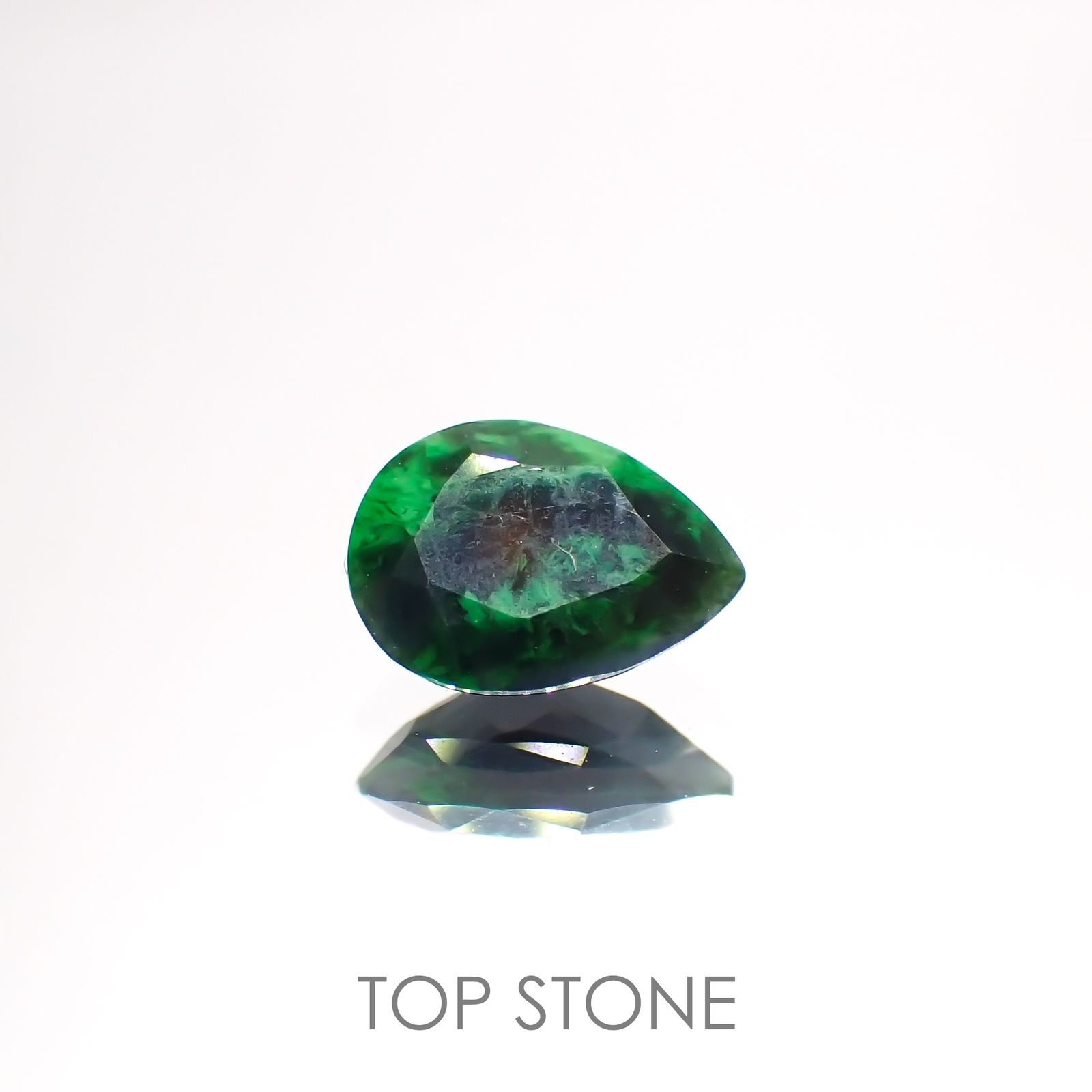 モーシッシ ビルマ産 0.82ct[220114185]7.8x5.6mm前後