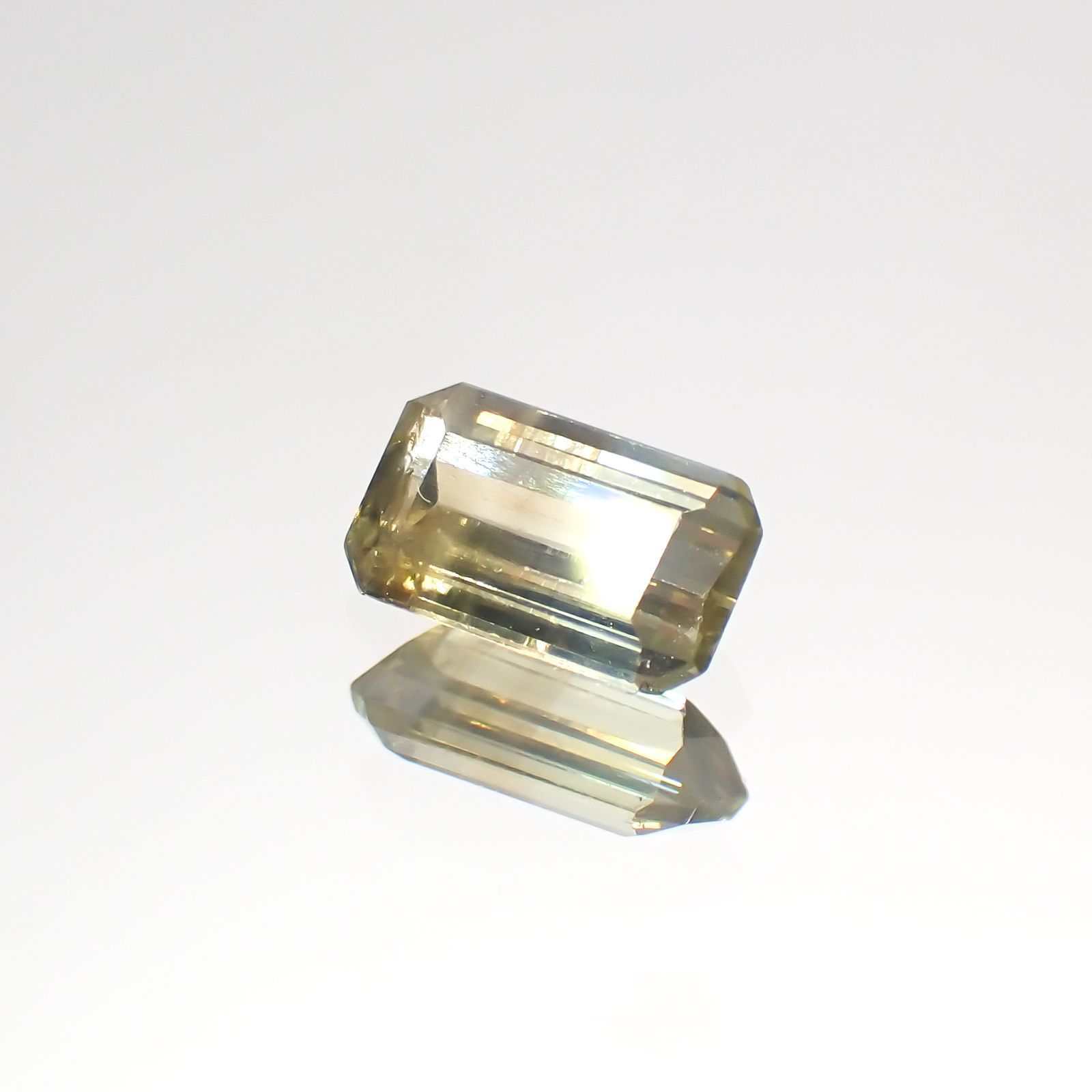 カラーバンドクリソベリル(宝石名クリソベリル)マダガスカル産 0.56ct 識別済[220114194]6.2x3.6mm前後