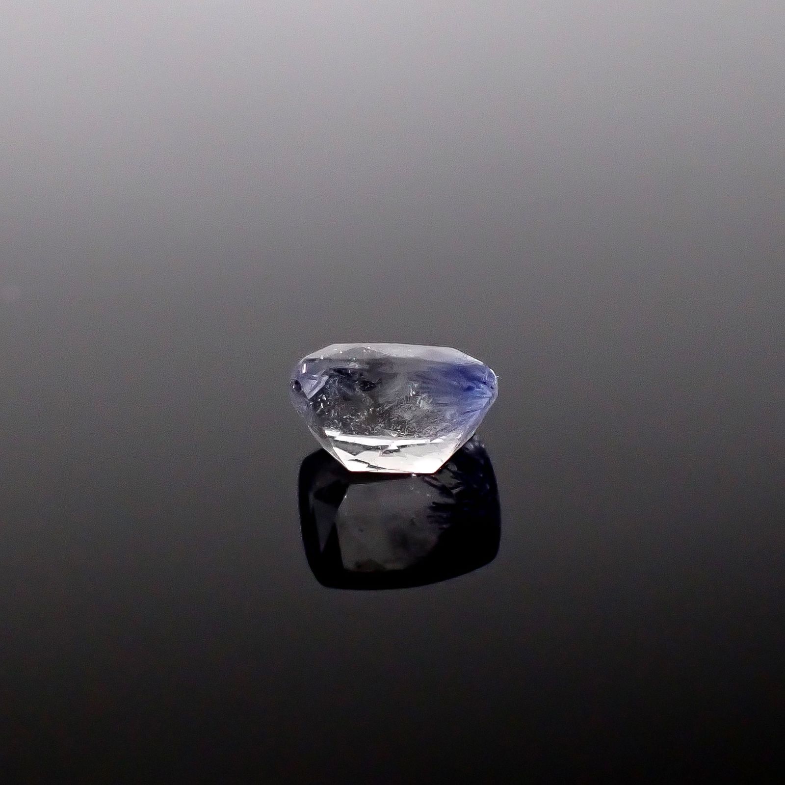 デュモルチェライトインクォーツ ブラジル産 0.66ct / 5.9x4.9mm前後 [260331842]