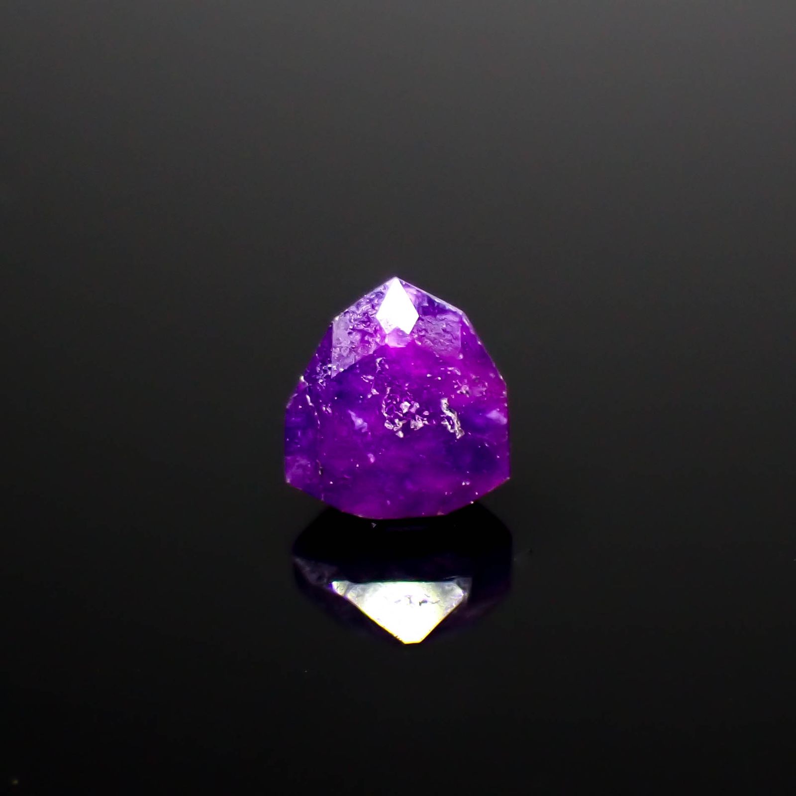 ◇カスタムカット◇スギライト 南アフリカ産 1.14ct[240628372]6.8x6.6mm前後