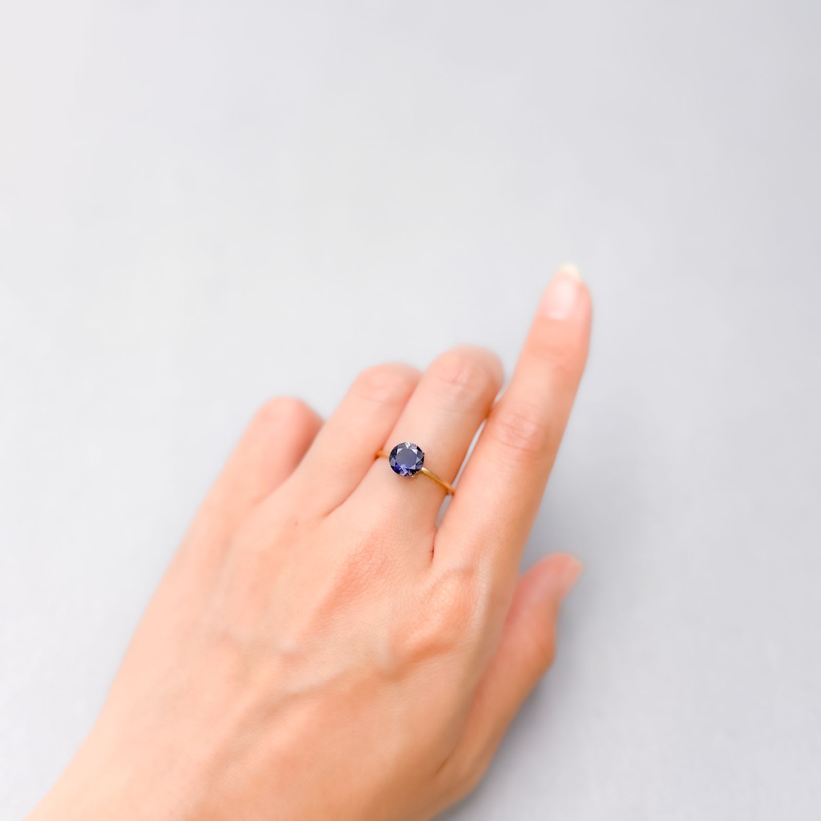 アイオライト タンザニア産 0.95ct [250430270]7.1x7.1mm前後