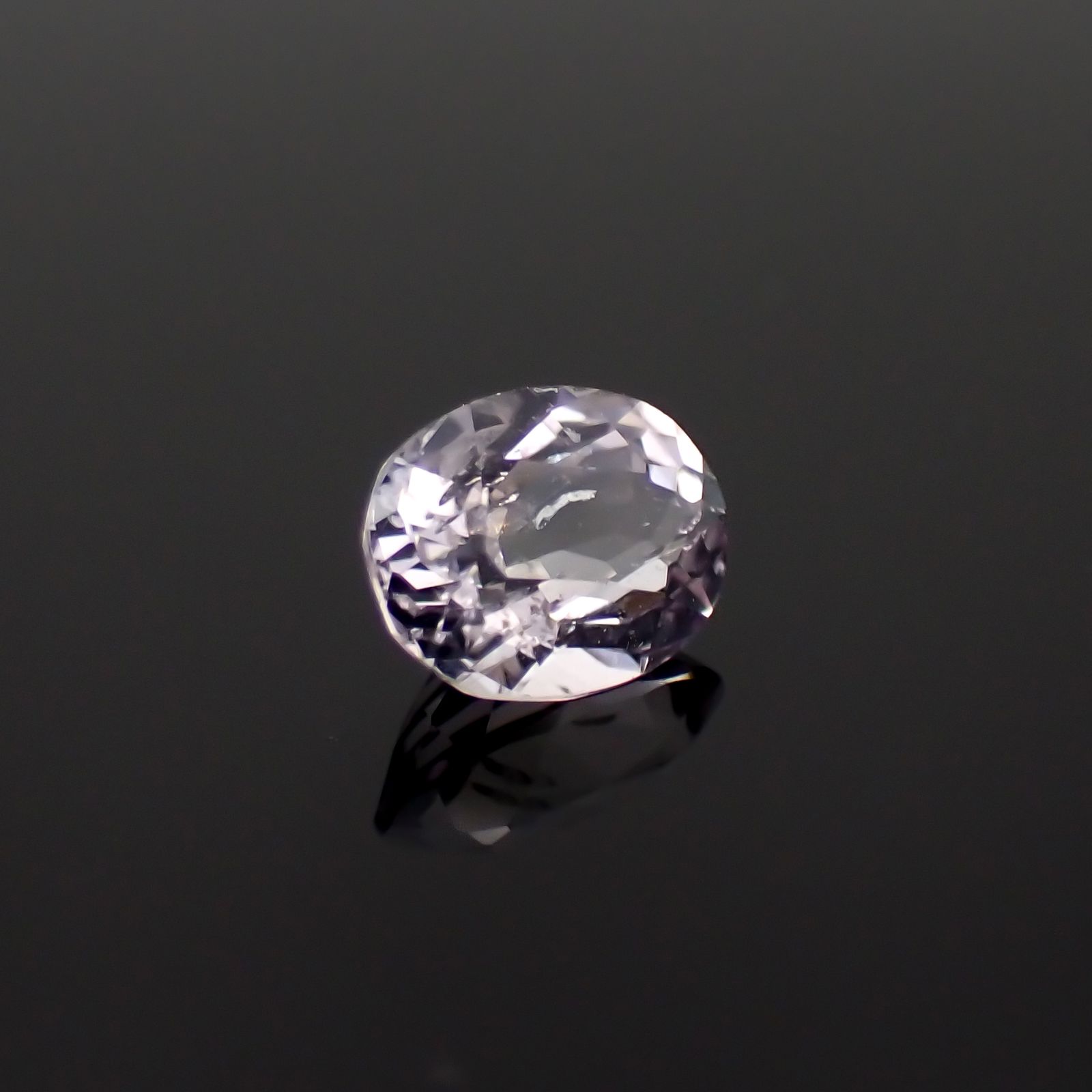 マリアライト フルオレッセンス(宝石名スキャポライト)スリランカ産 0.65ct 識別済[230421675]6.5x5mm前後