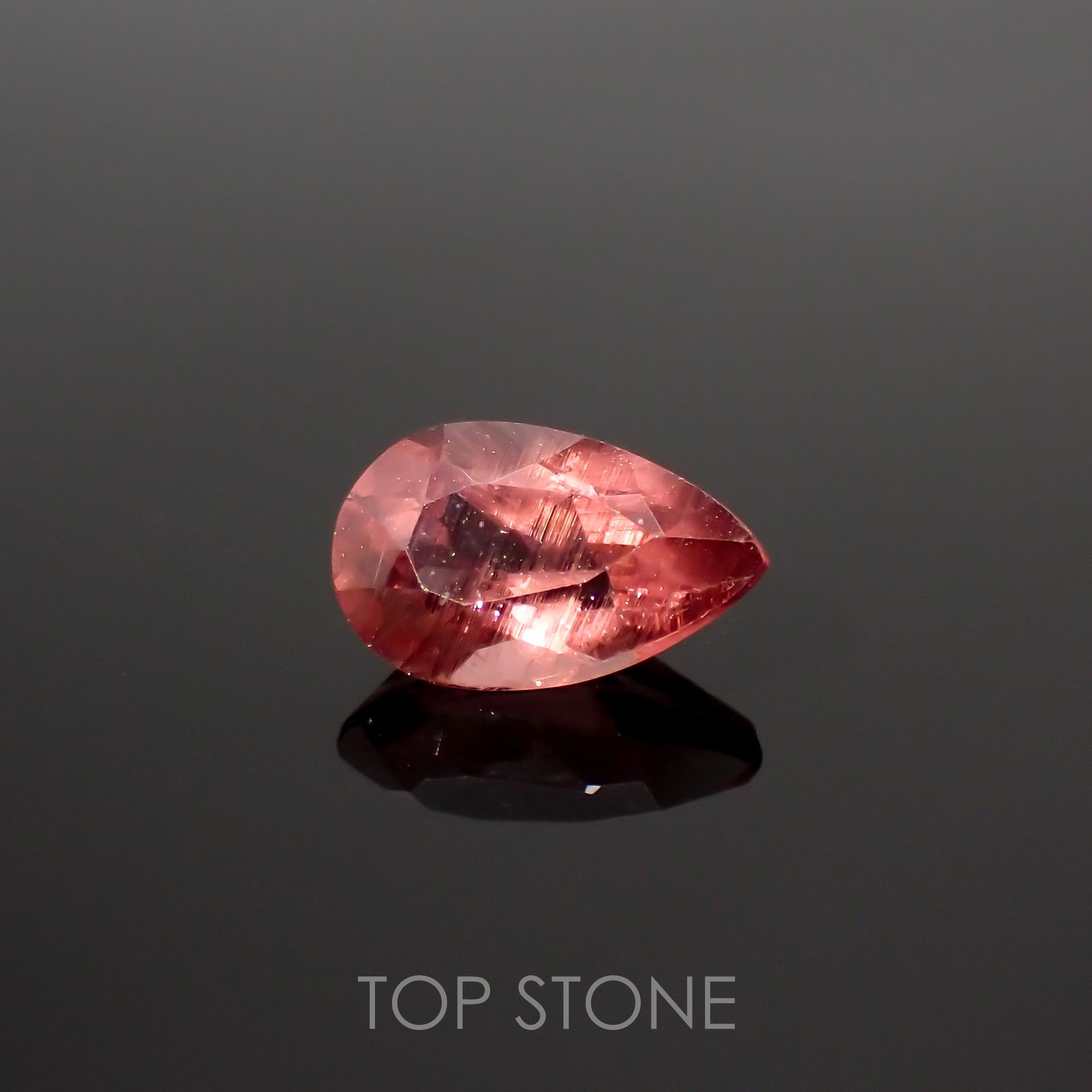 ピンクアパタイト(宝石名アパタイト) ブラジル産 1.05ct 識別済[210812463]8.2×5.3mm前後