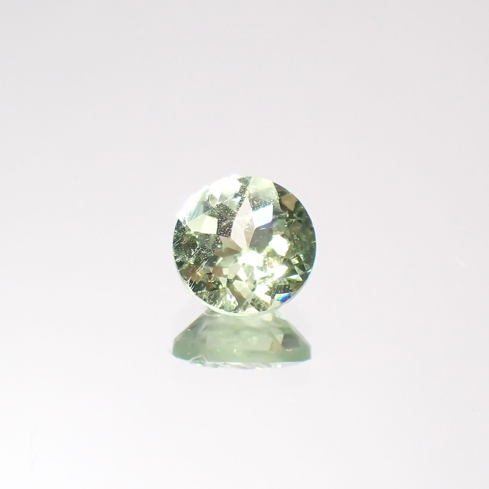 ミントガーネット タンザニア産 0.54ct[231023723]5.1x5.1mm前後
