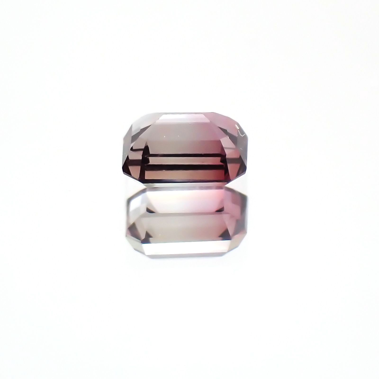 バイカラーサファイア(宝石名バイカラー・サファイア) タンザニア産 0.26ct 識別済[21069752]3.8×2.9mm前後