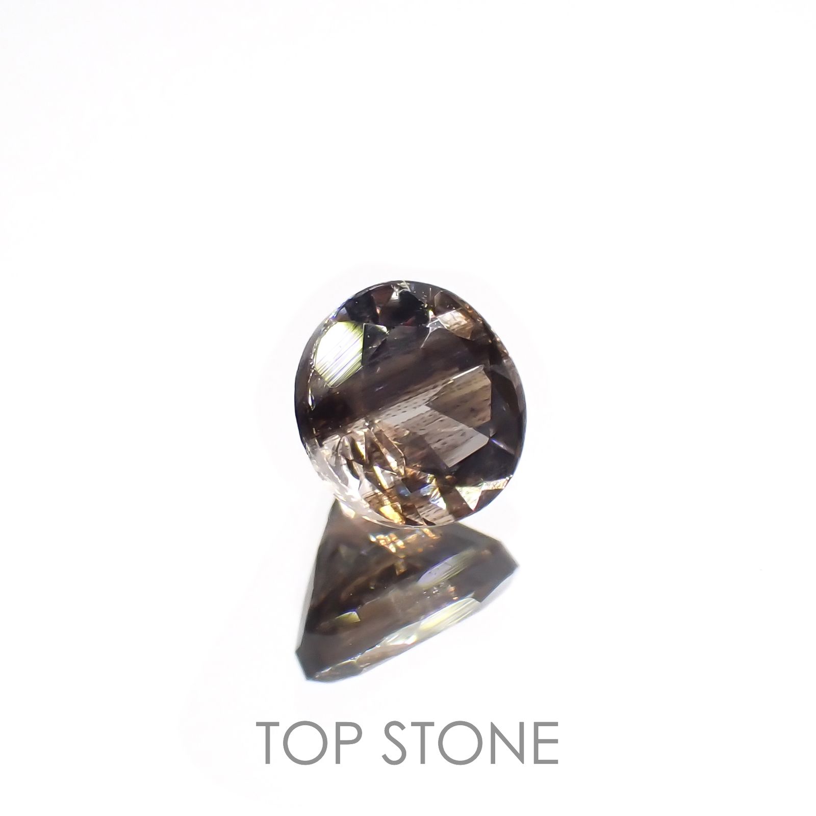 レインボースキャポライト ブラジル産 0.46ct[221119045]4.9x5mm前後