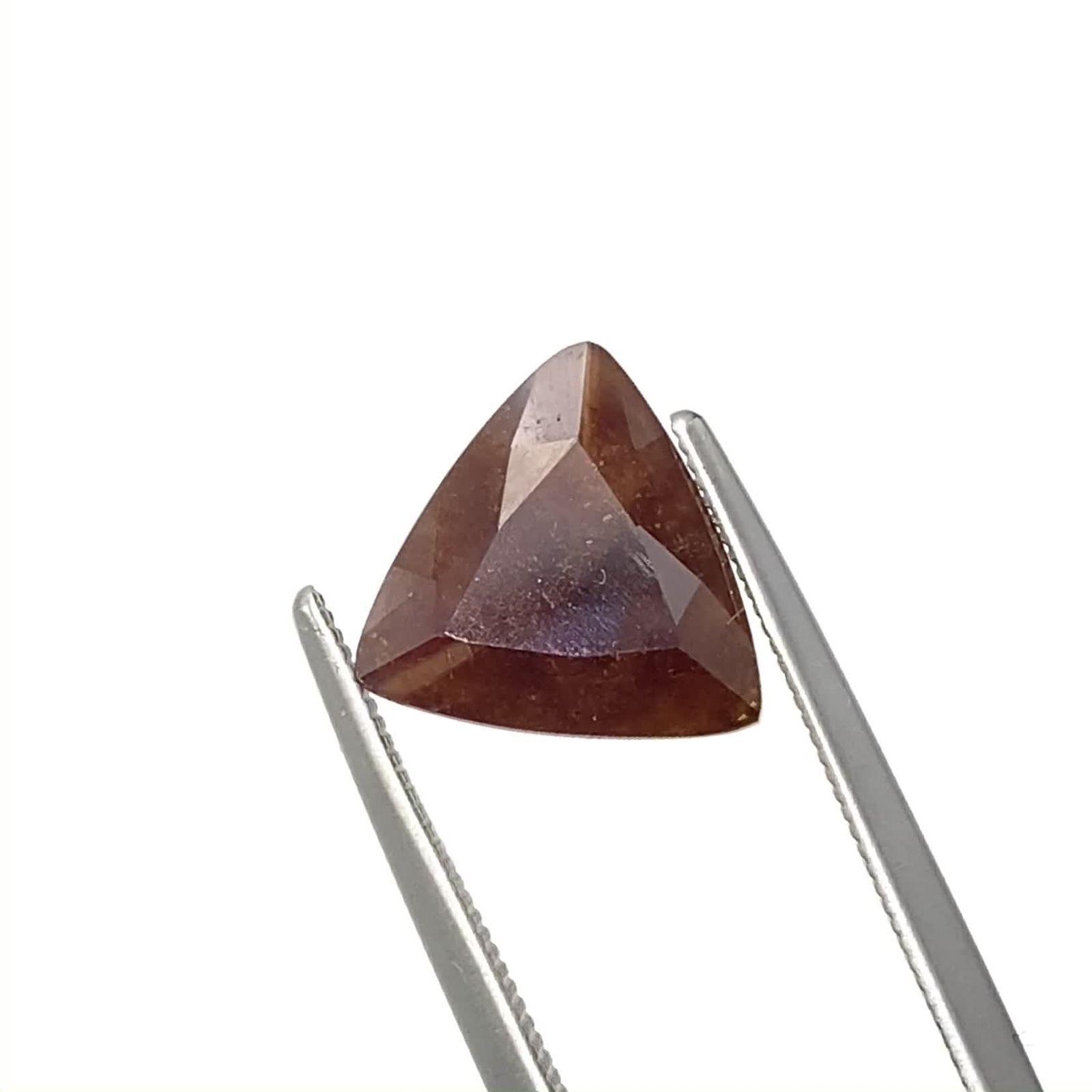 レインボーガーネット 日本・奈良県産 4.38ct / 9.8x10.7mm前後