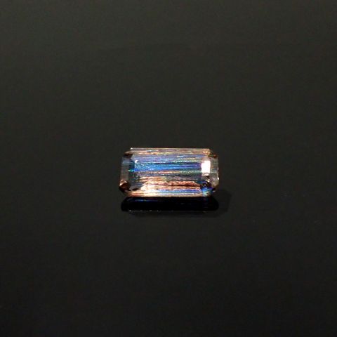 レインボースキャポライト ブラジル産 0.67ct / 7.9x3.9mm前後 [250931058]