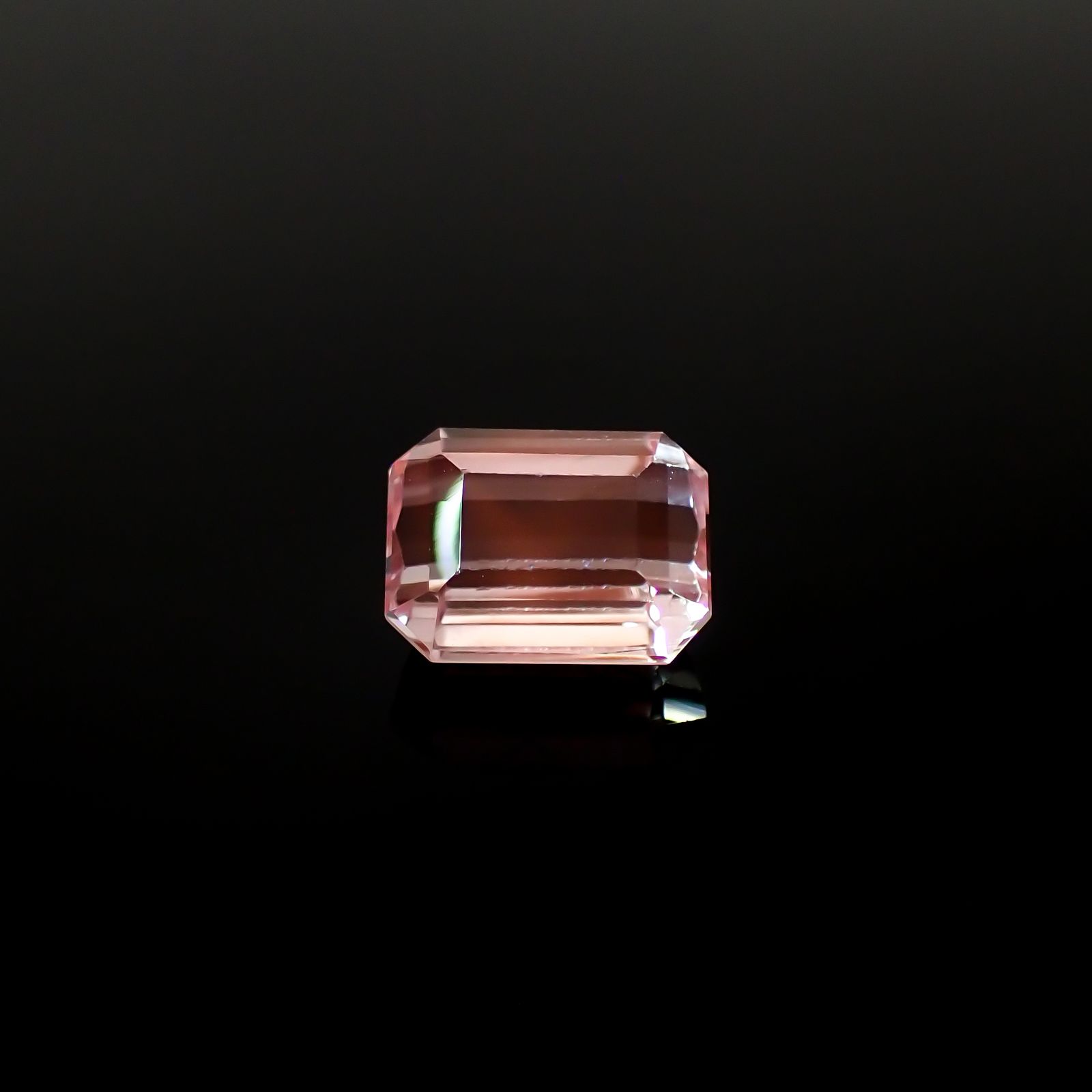 クンツァイト アフガニスタン産 4.03ct[231225144]9.8x7.5mm前後