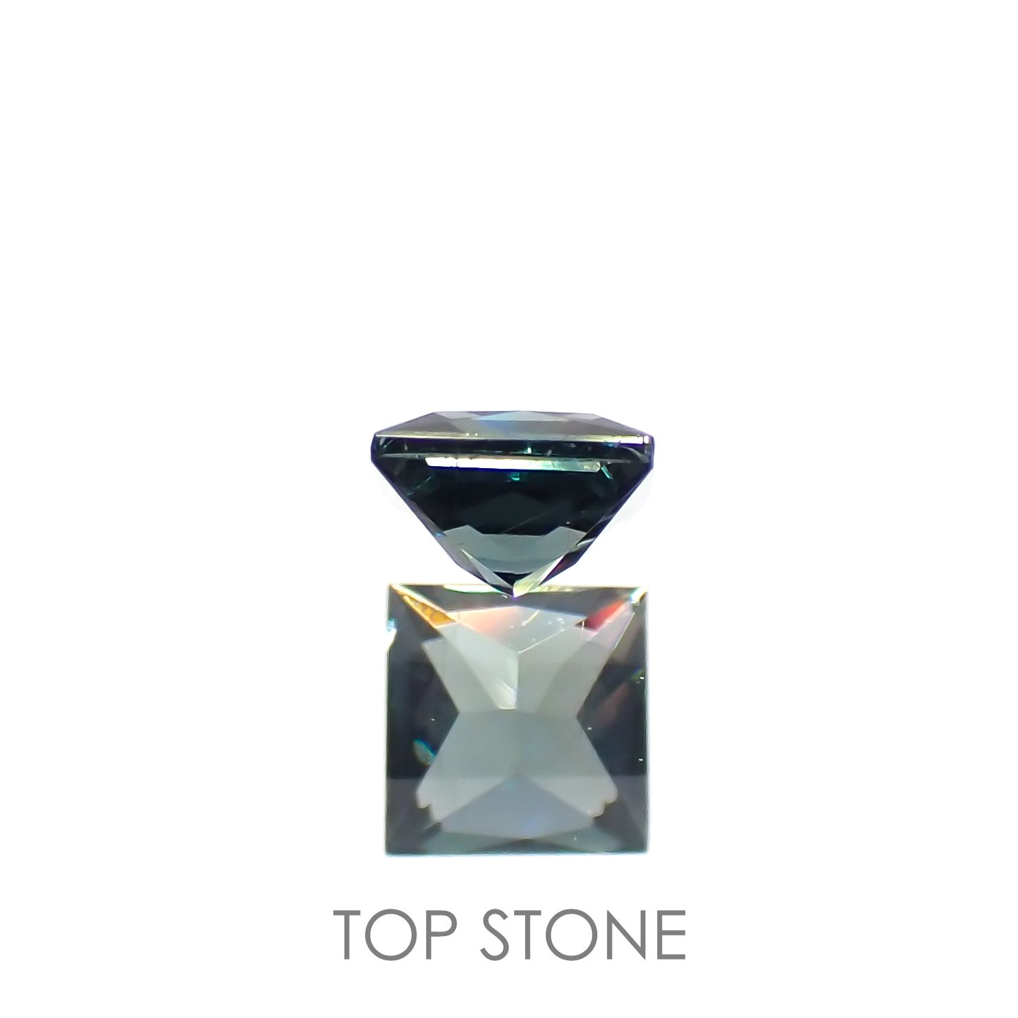 ◇プリンセスカット◇カラーチェンジガーネット アレキタイプ(宝石名ガーネット)マダガスカル・ベキリー産 0.16ct 識別済[221219616]2.8x2.8mm前後