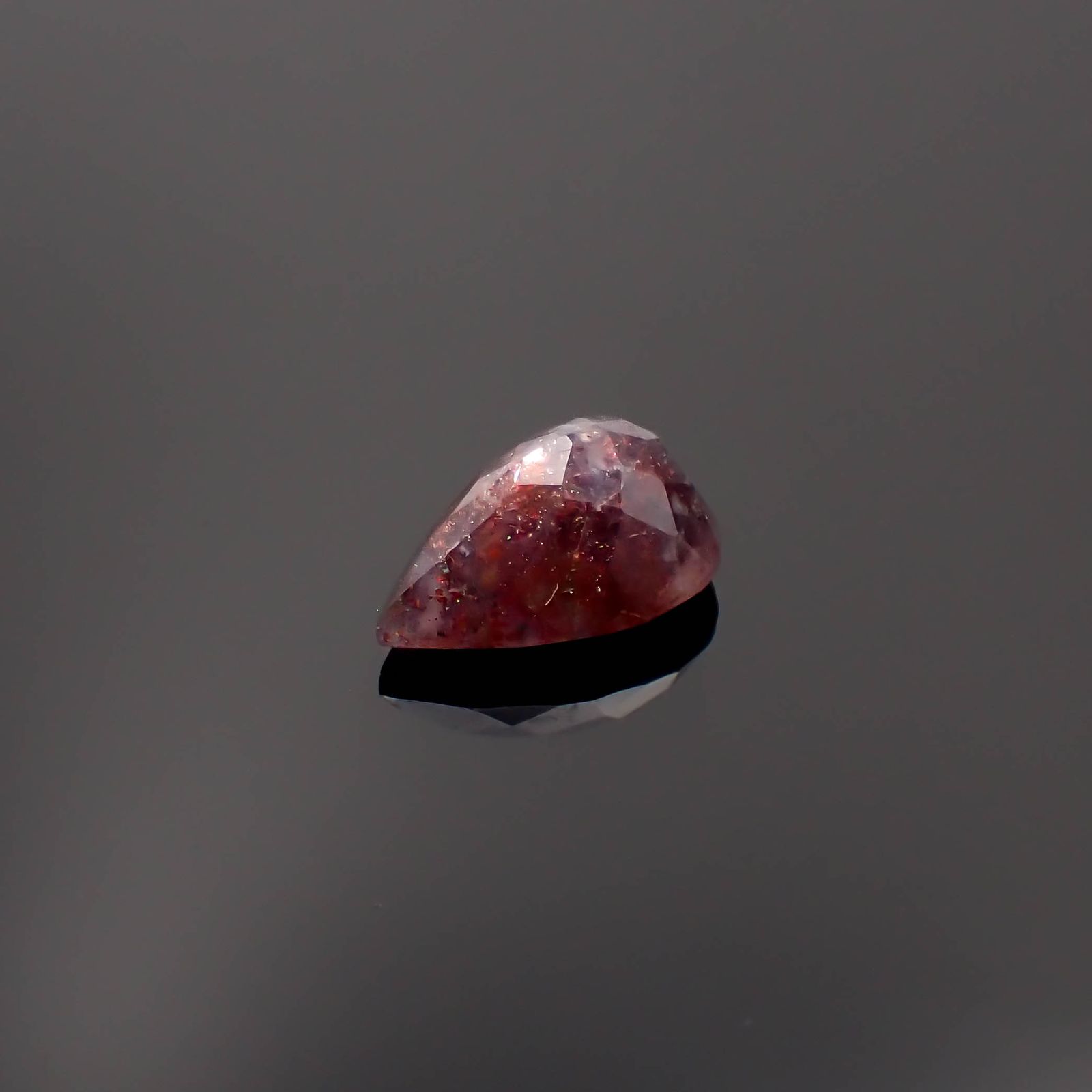 ブラッドショットアイオライト インド産 4.38ct[230622538]13.9x9.2mm前後