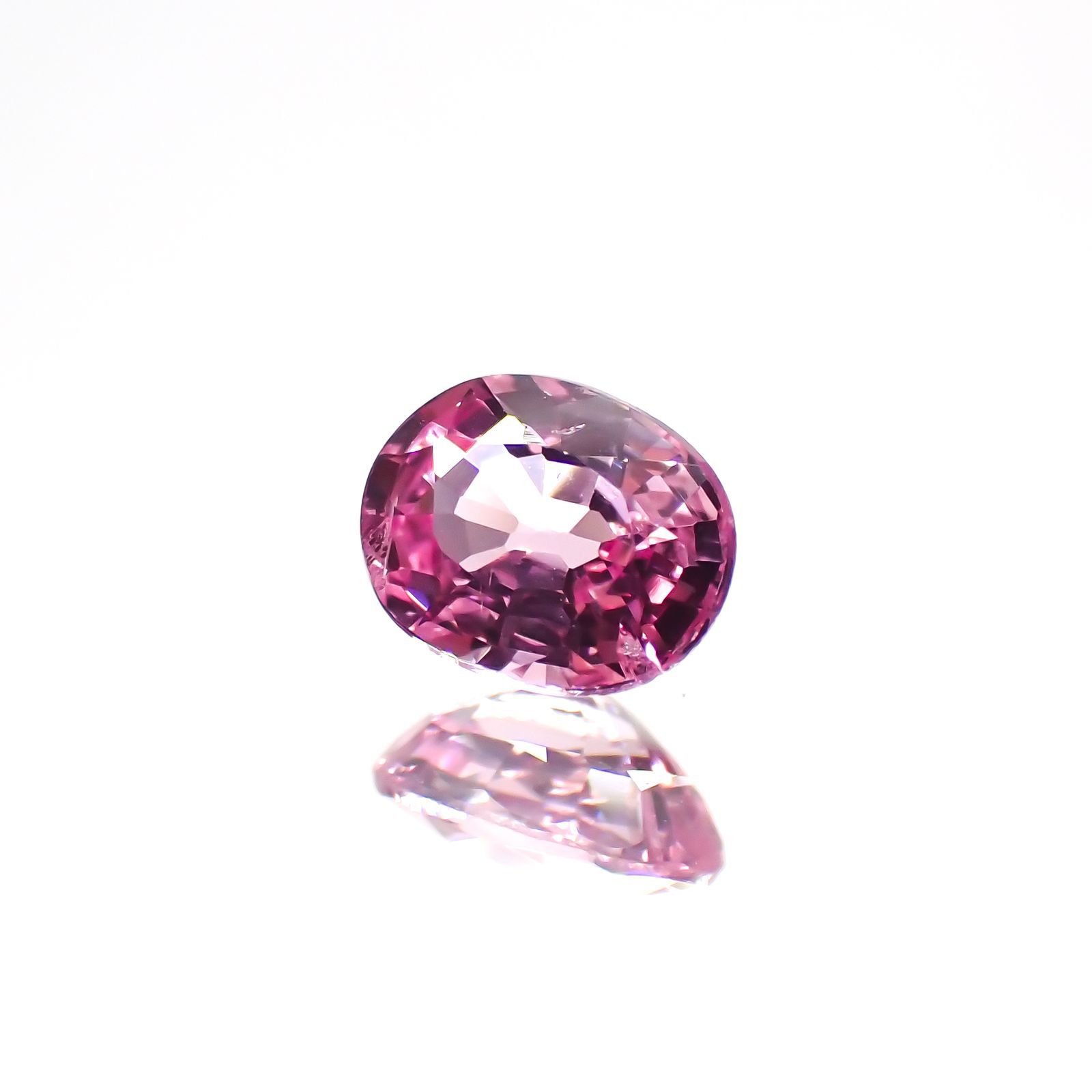 パパラチャサファイア(宝石名サファイア/別名パパラチャ・サファイア) スリランカ産 0.411ct ソ付(DGL)[20106142]4.9×3.8mm前後