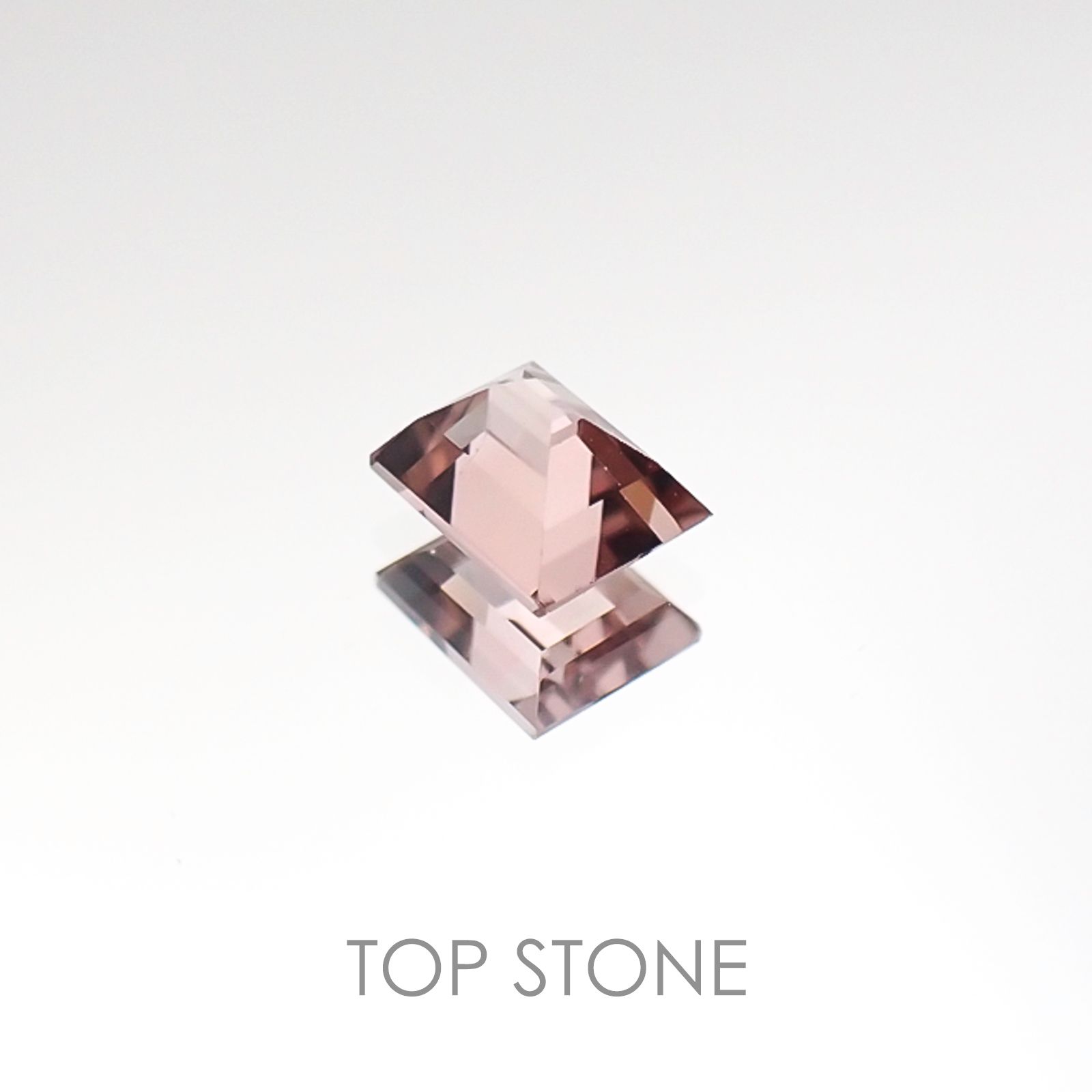 ピンクトルマリン(宝石名ピンク・トルマリン) ブラジル産 0.54ct 識別済[20106470]5.1×4mm前後