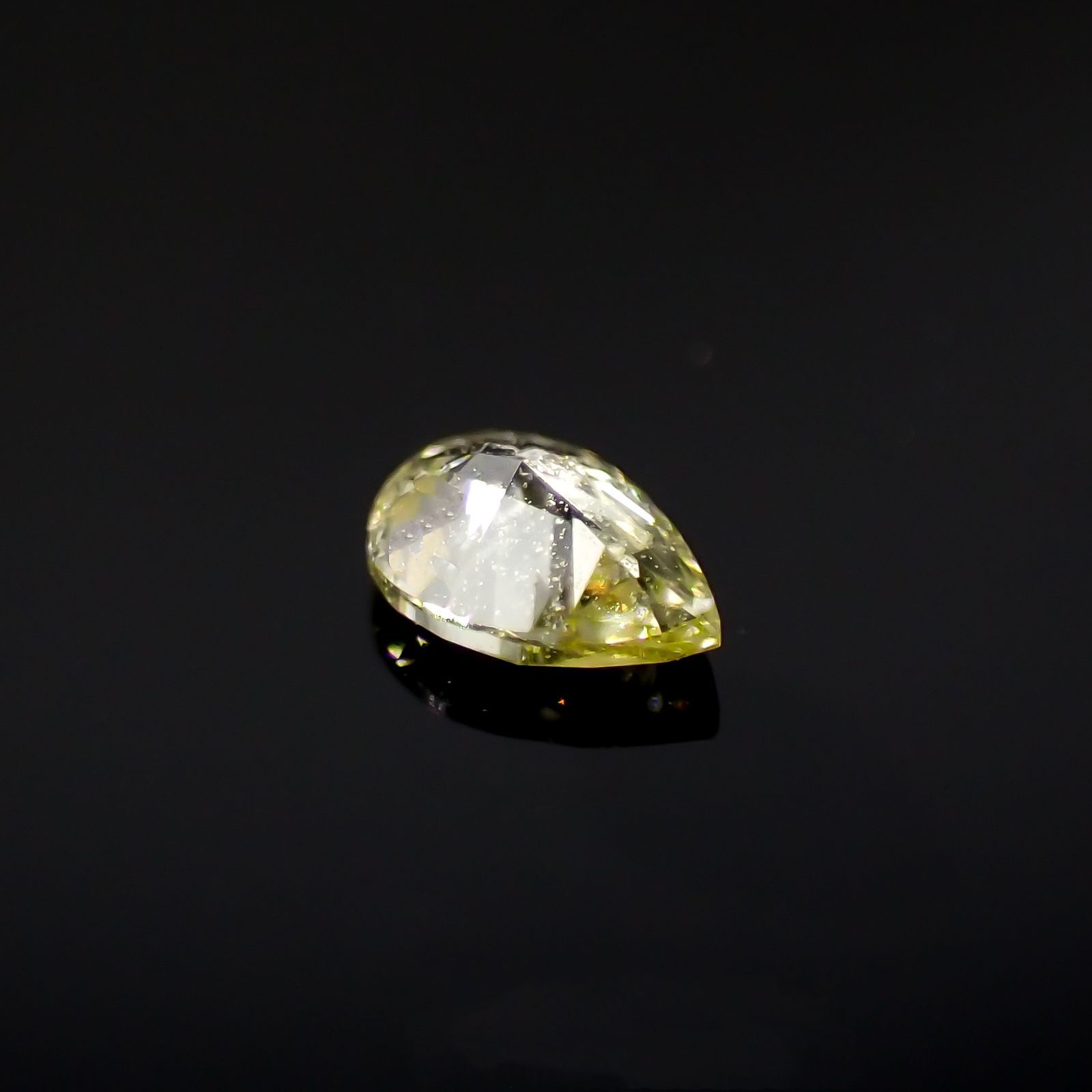 イエローダイヤモンド SI-VS(宝石名ダイアモンド) 0.041ct 識別済[220616393]2.7x1.8mm前後