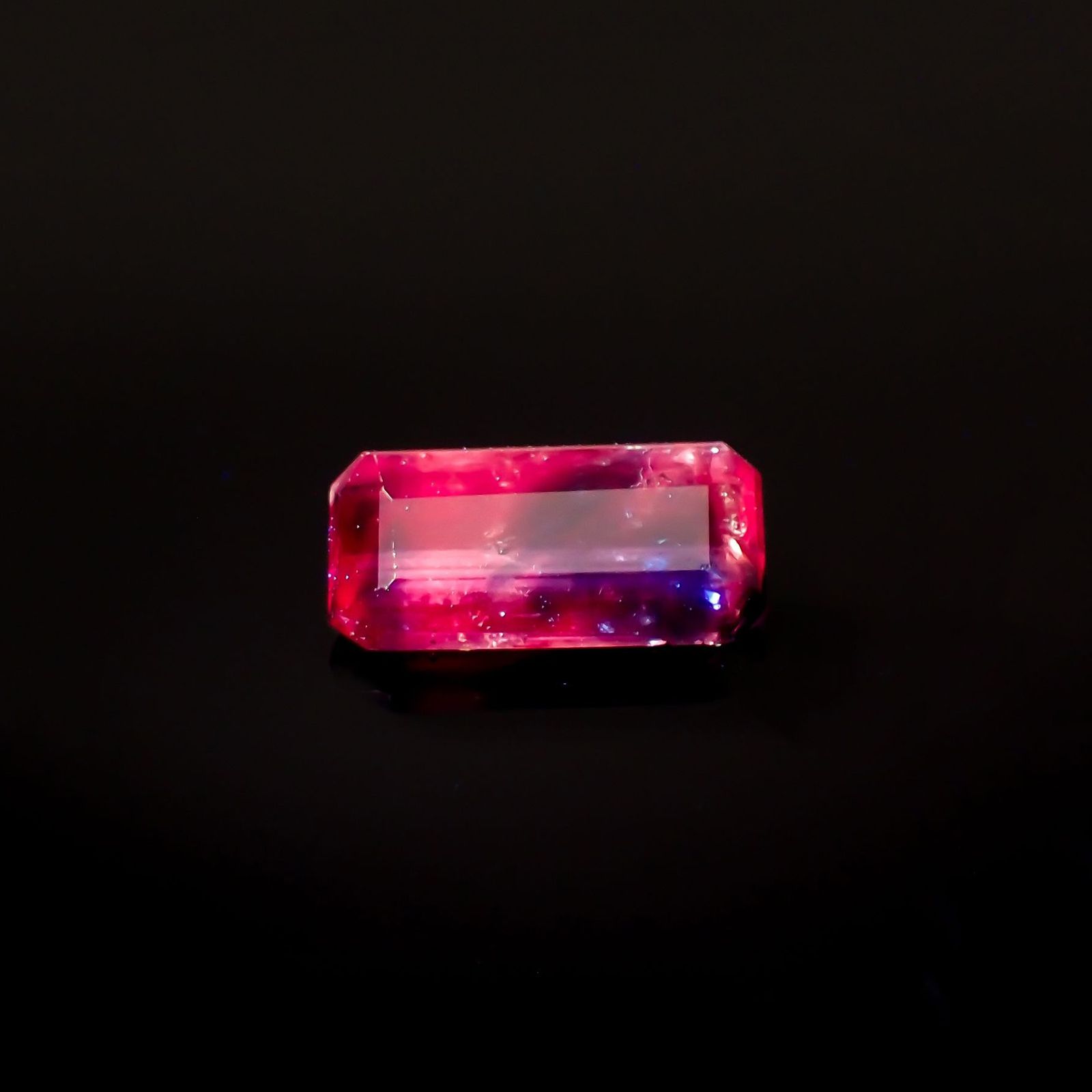 ウィンザーサファイア 非加熱 タンザニア・ウィンザー産 0.78ct [250722840]7.5x3.6mm前後