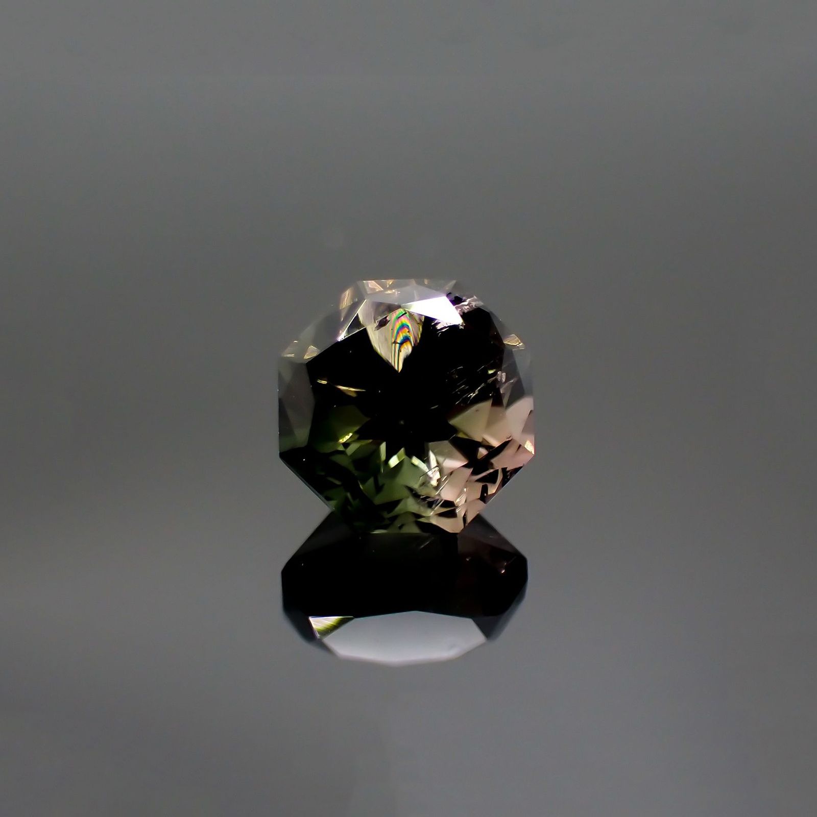 ◇オクタゴンカット◇バイカラートルマリンSA(宝石名バイカラー・トルマリン) ブラジル/アフリカ産 1.228ct ソ付(彩珠)[20129171]6.2×6.2mm前後