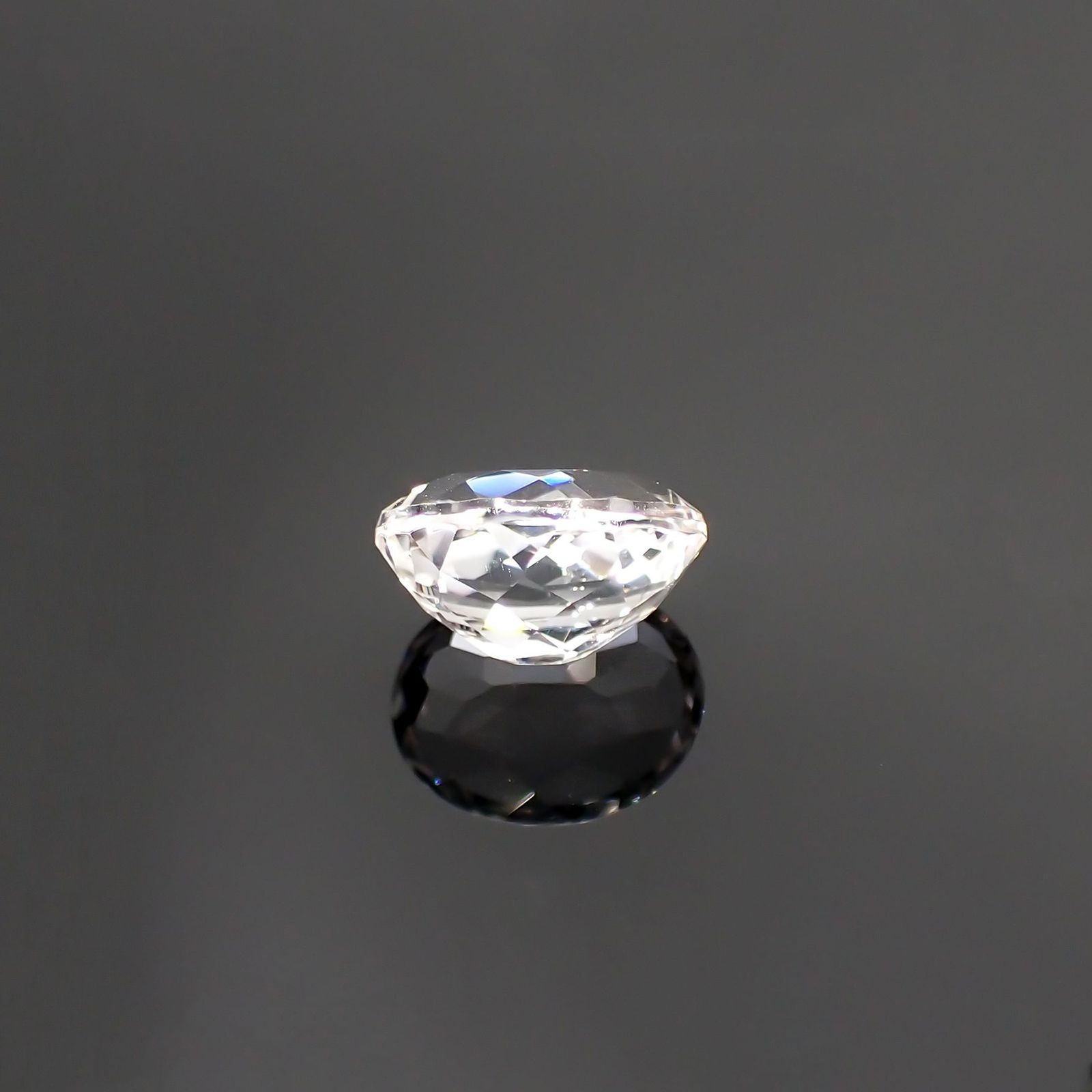 カラーレススポジュミン(宝石名ホワイト・スポジュミン) ブラジル産 3.17ct 識別済[210912626]9.8×7.8mm前後
