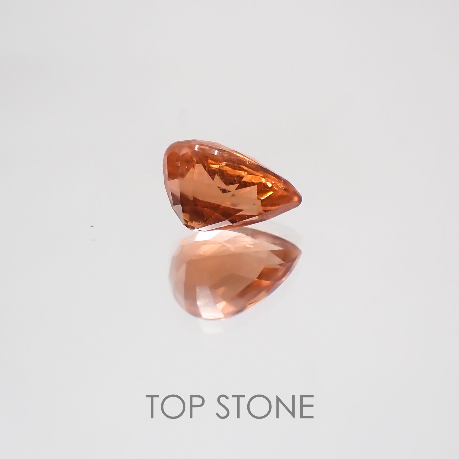 カラーチェンジマラヤガーネット(宝石名ガーネット) タンザニア産 1.33ct 識別済[21019643]7.7×5.1mm前後