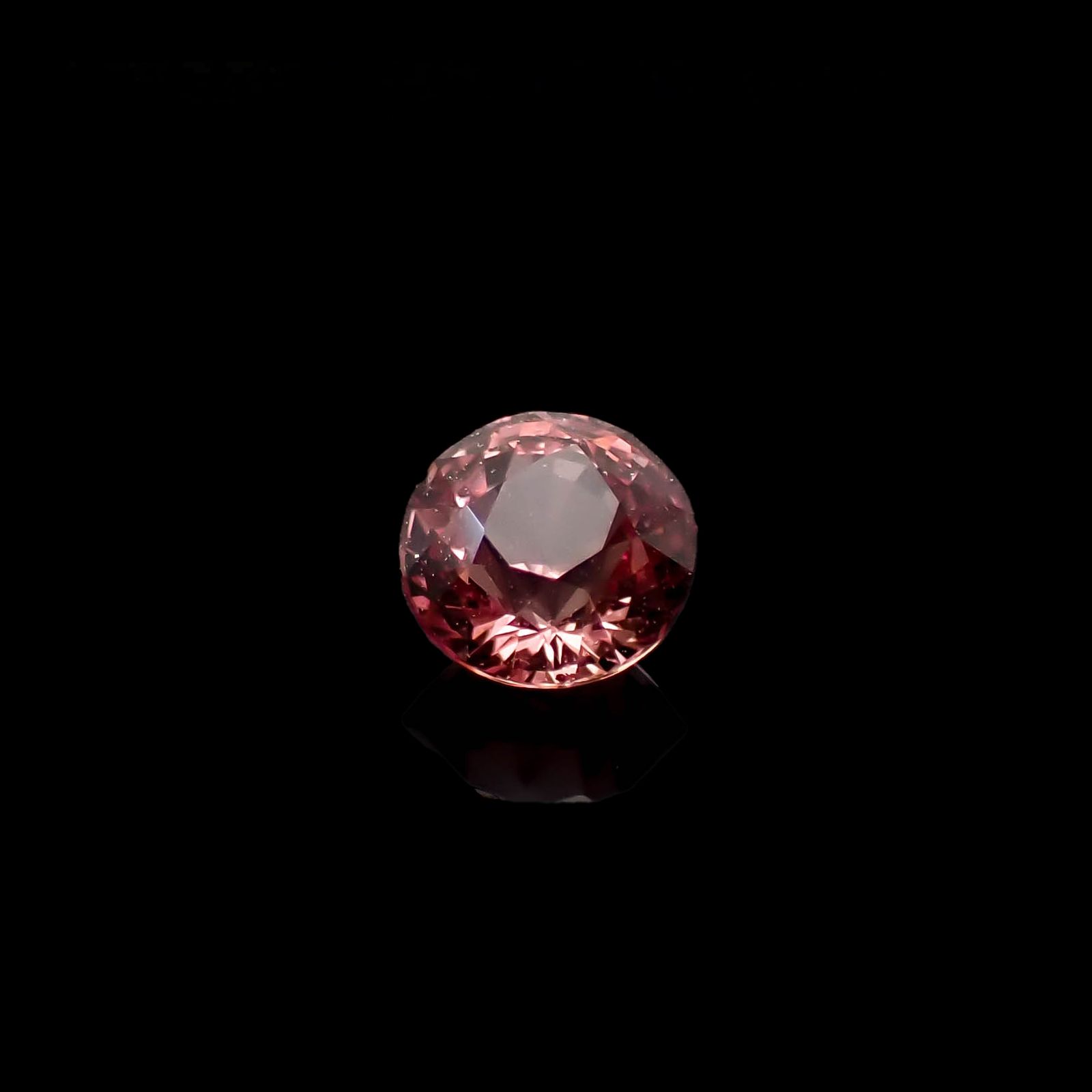 パパラチャサファイア(宝石名サファイア/別名パパラチャ・サファイア)スリランカ/マダガスカル産 0.46ct DGL鑑付[250329999]4.4x4.49mm前後